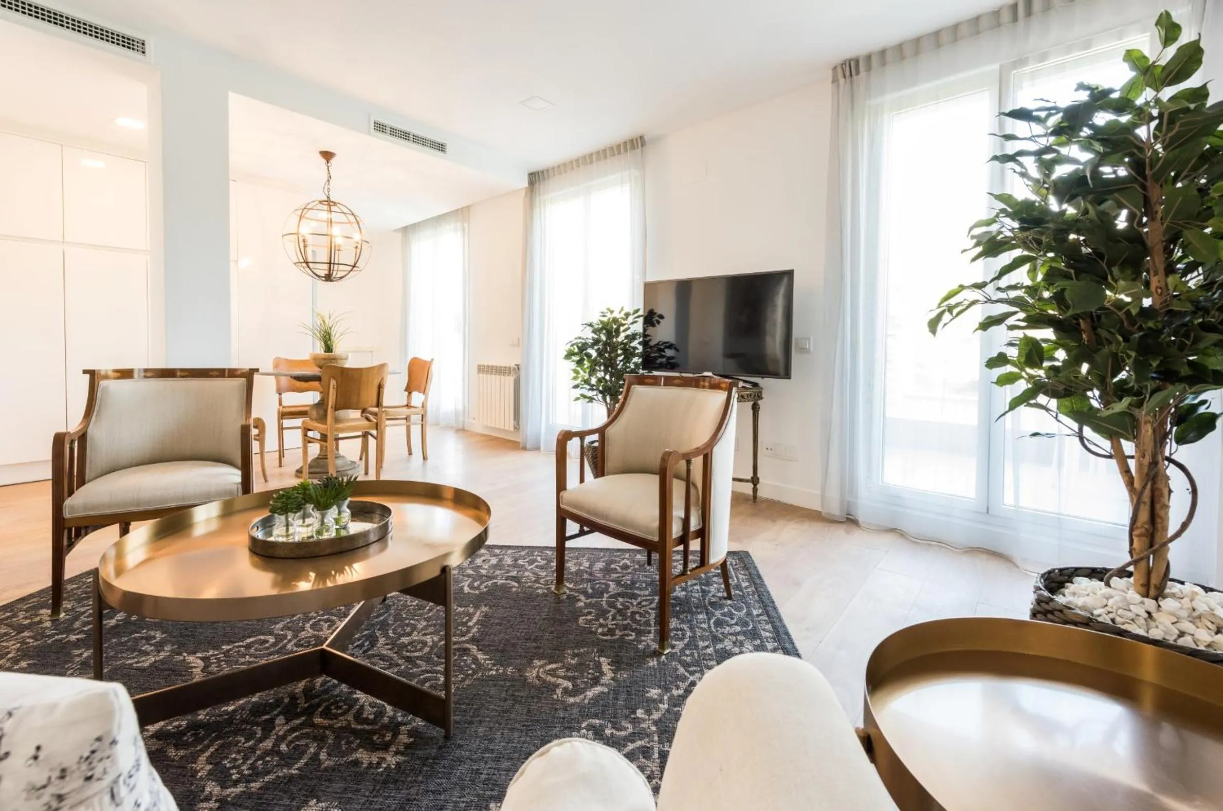 TV and multimedia in Plaza de España Skyline