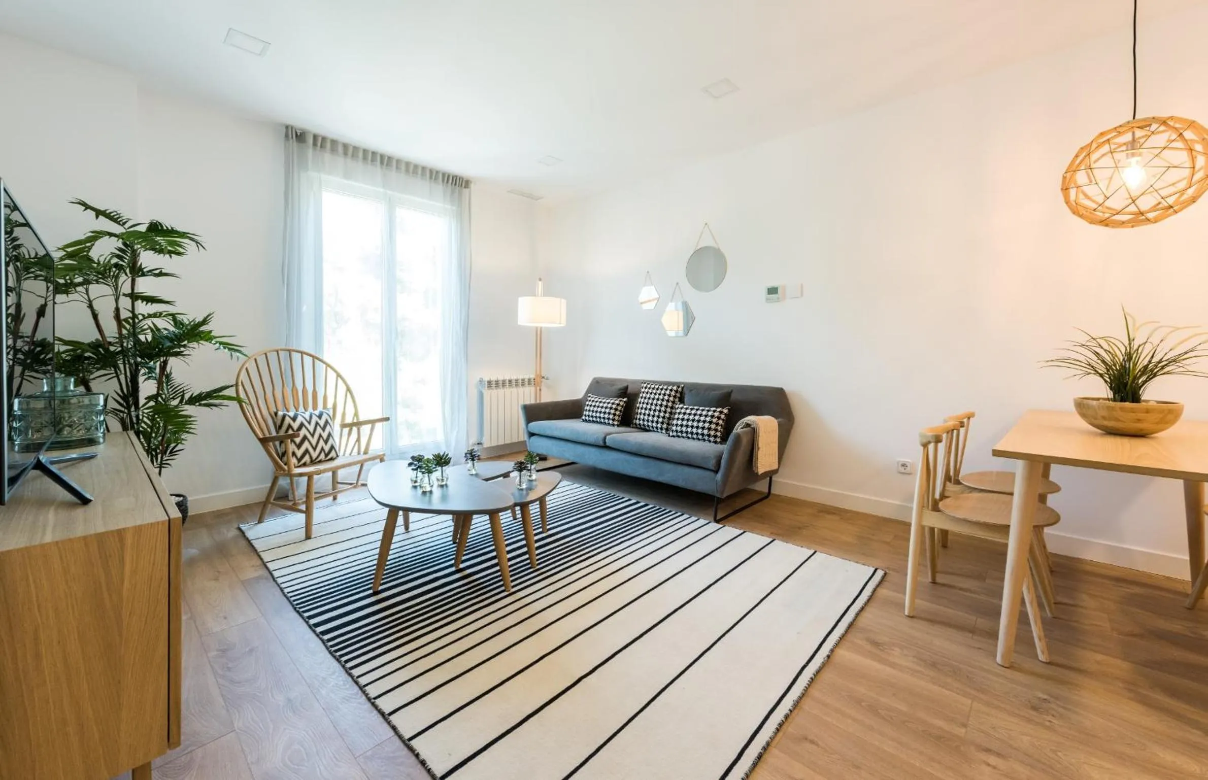 TV and multimedia in Plaza de España Skyline