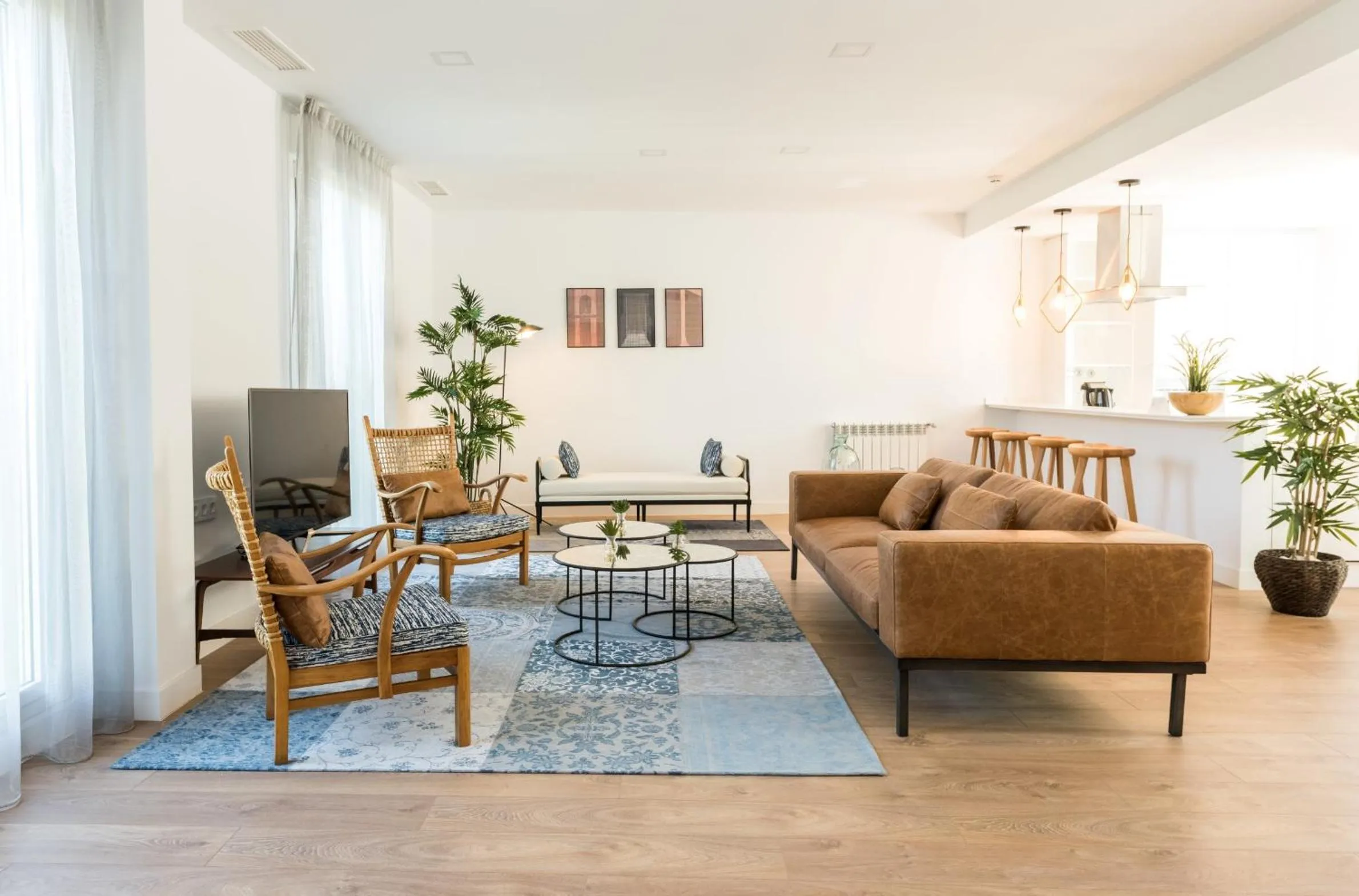 TV and multimedia in Plaza de España Skyline