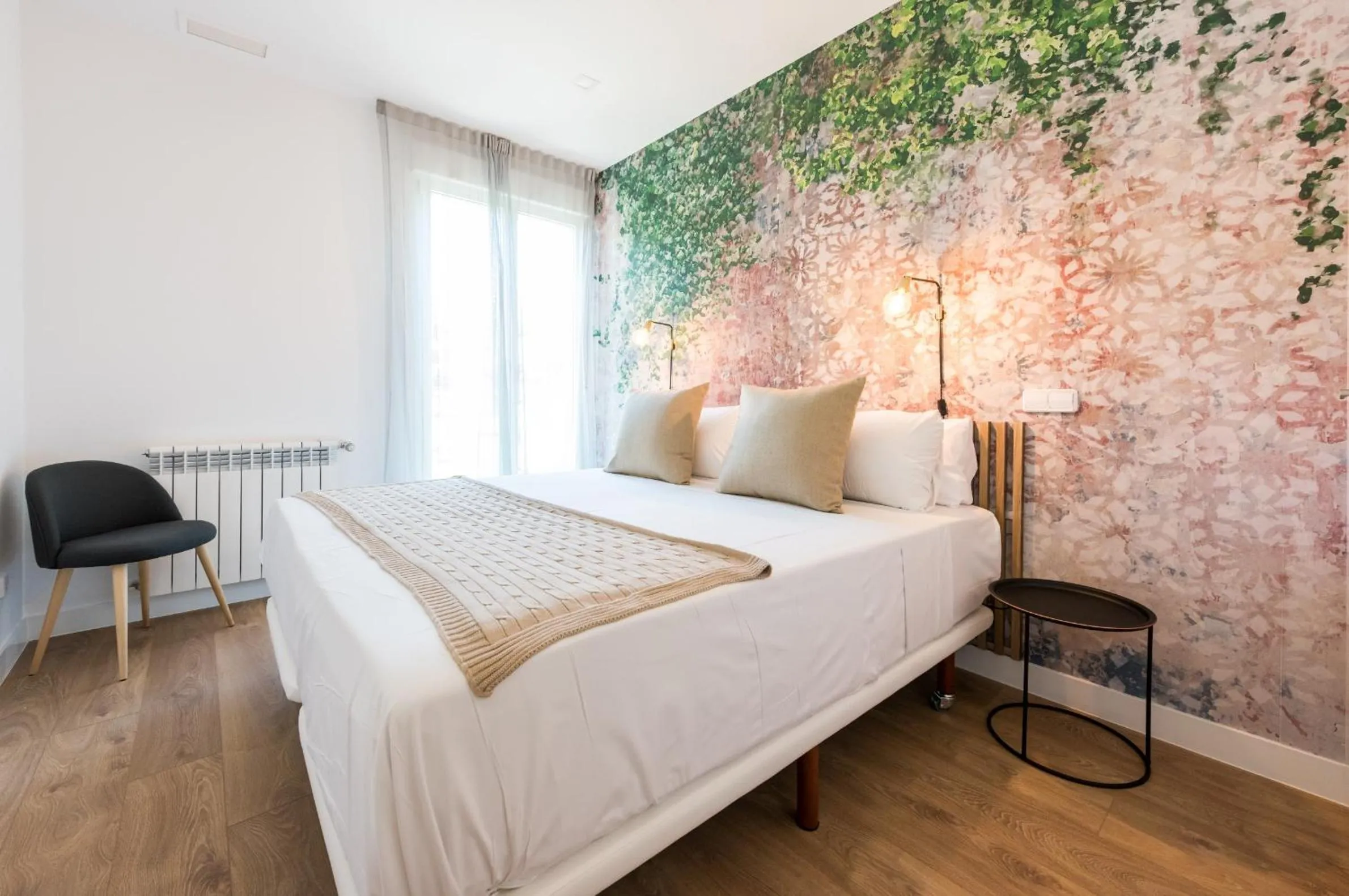 Bed in Plaza de España Skyline