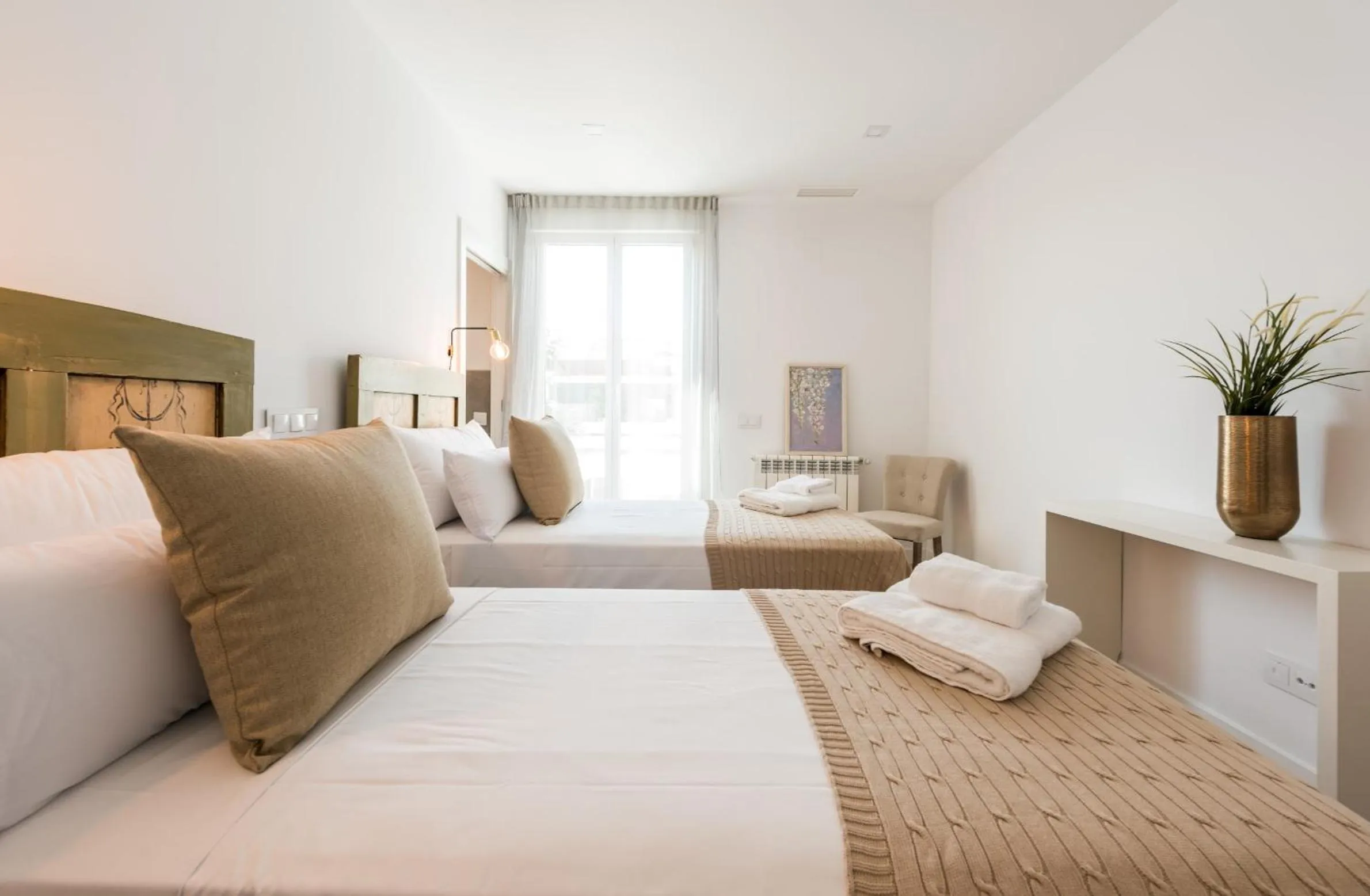 Bed in Plaza de España Skyline