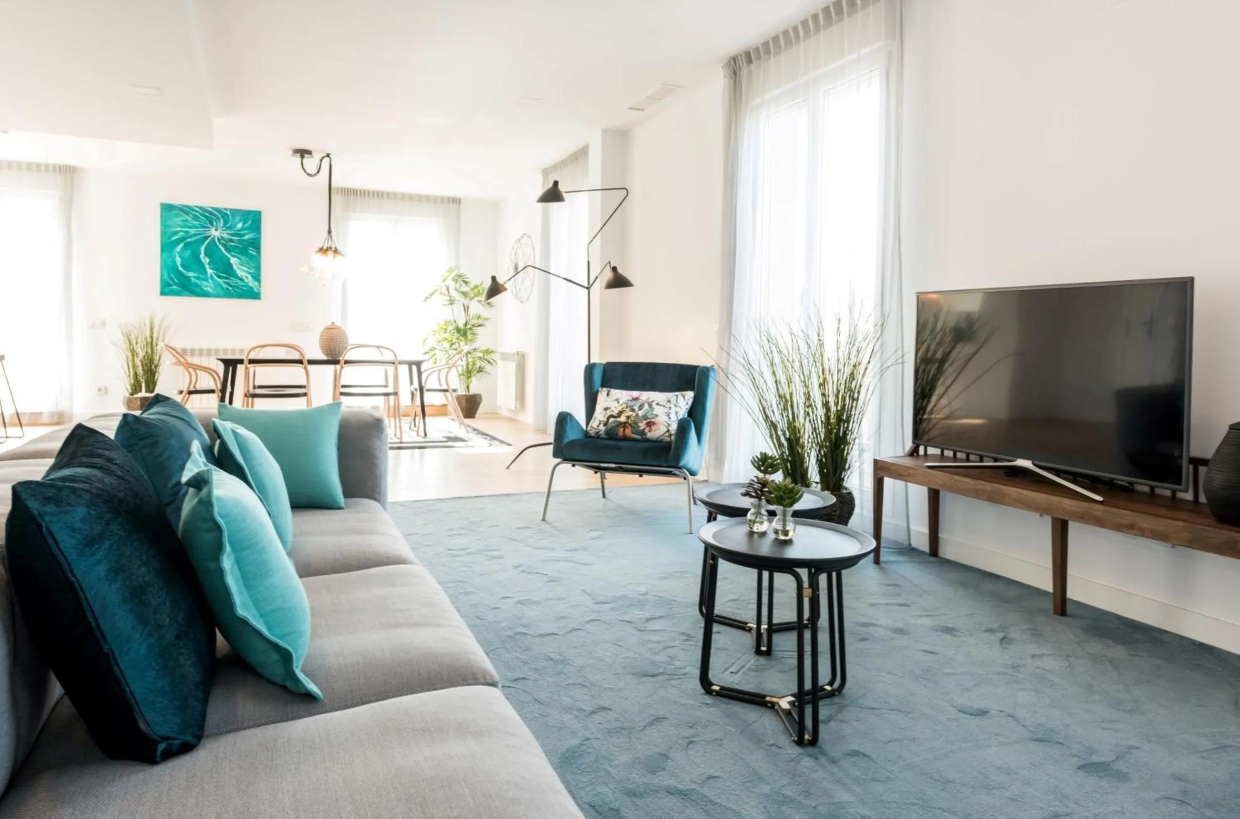 TV and multimedia in Plaza de España Skyline