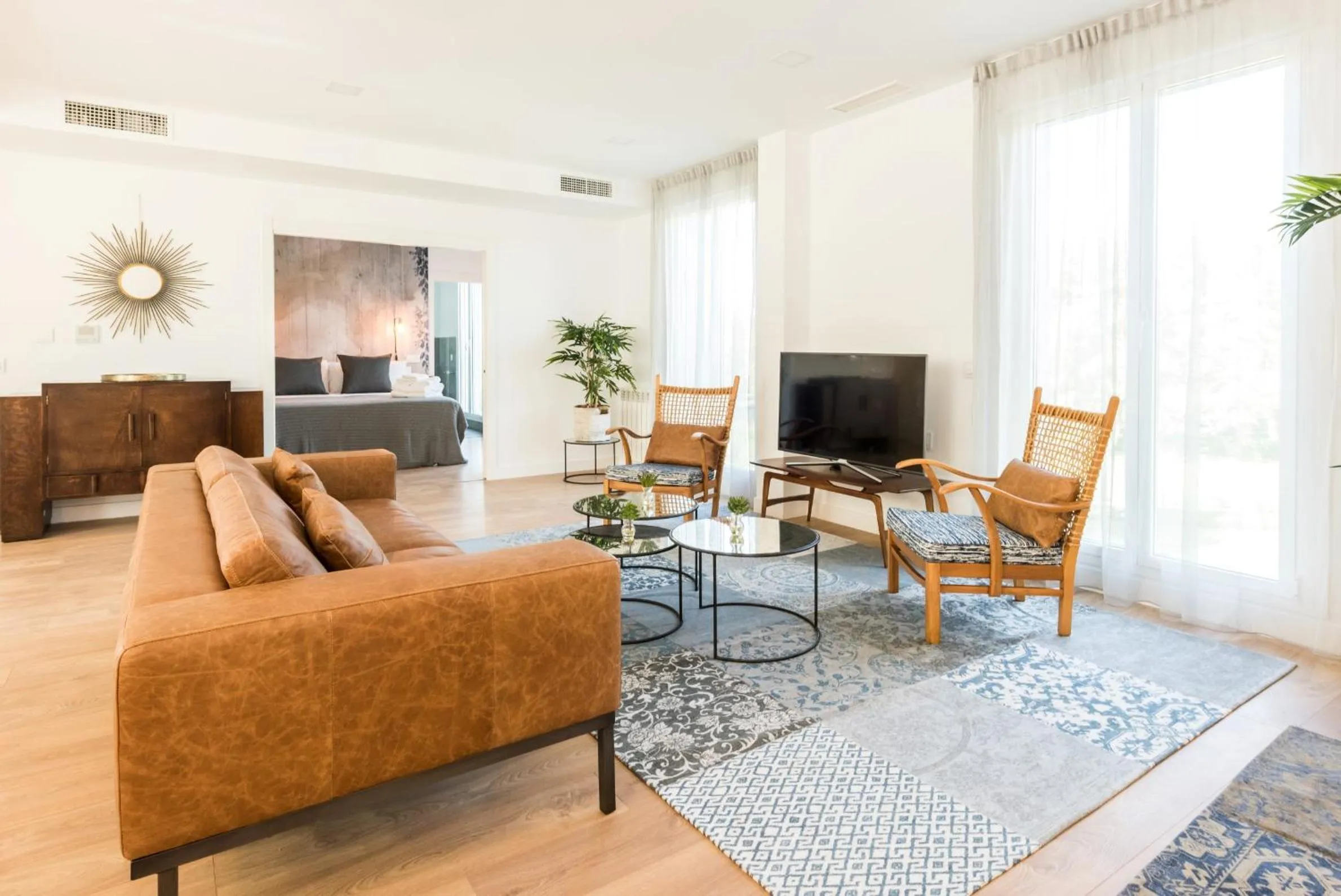 TV and multimedia in Plaza de España Skyline