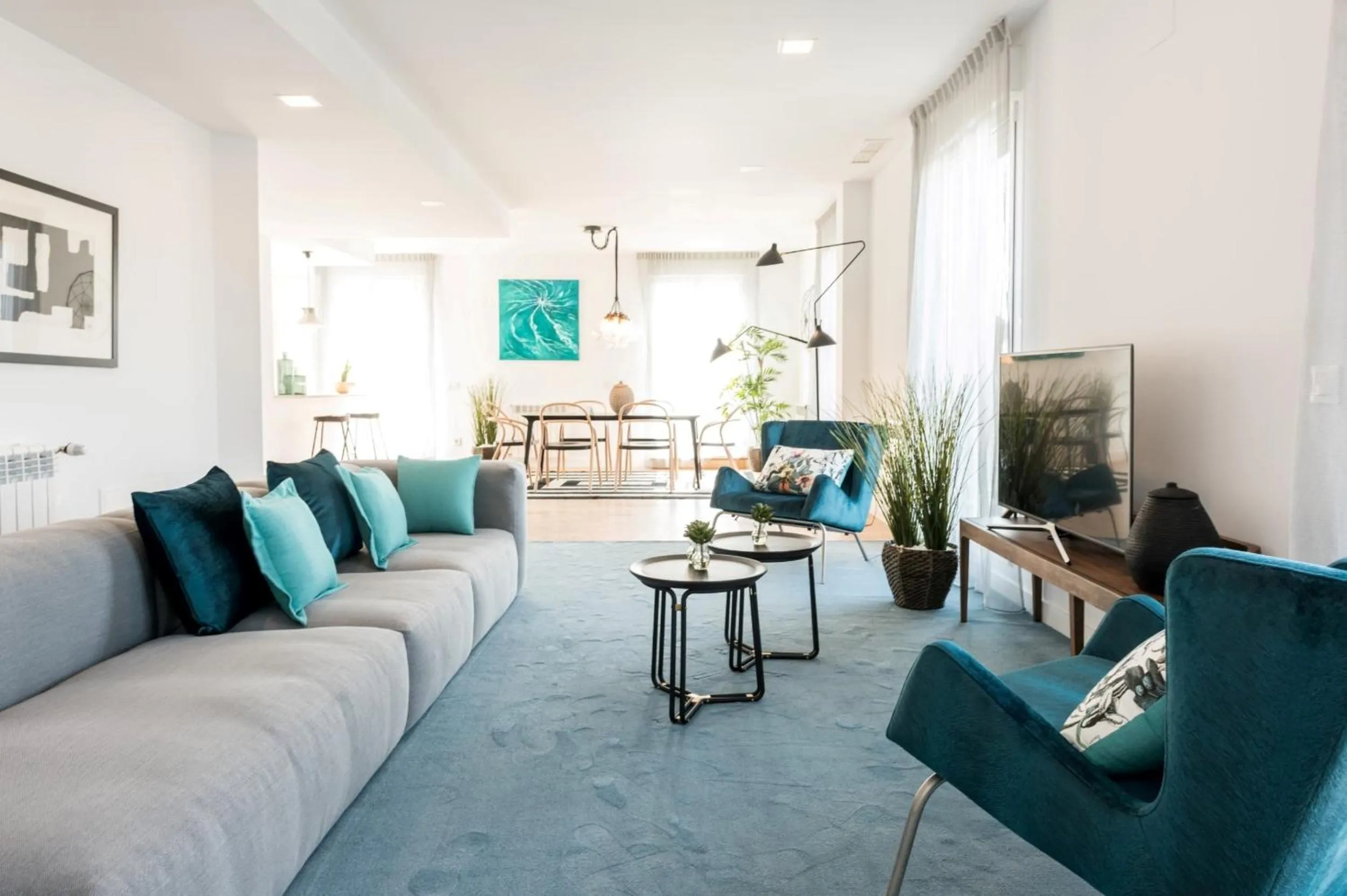 TV and multimedia in Plaza de España Skyline