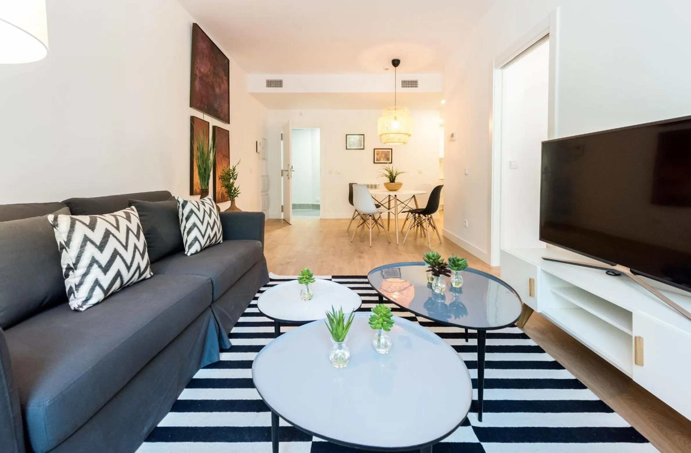 TV and multimedia in Plaza de España Skyline