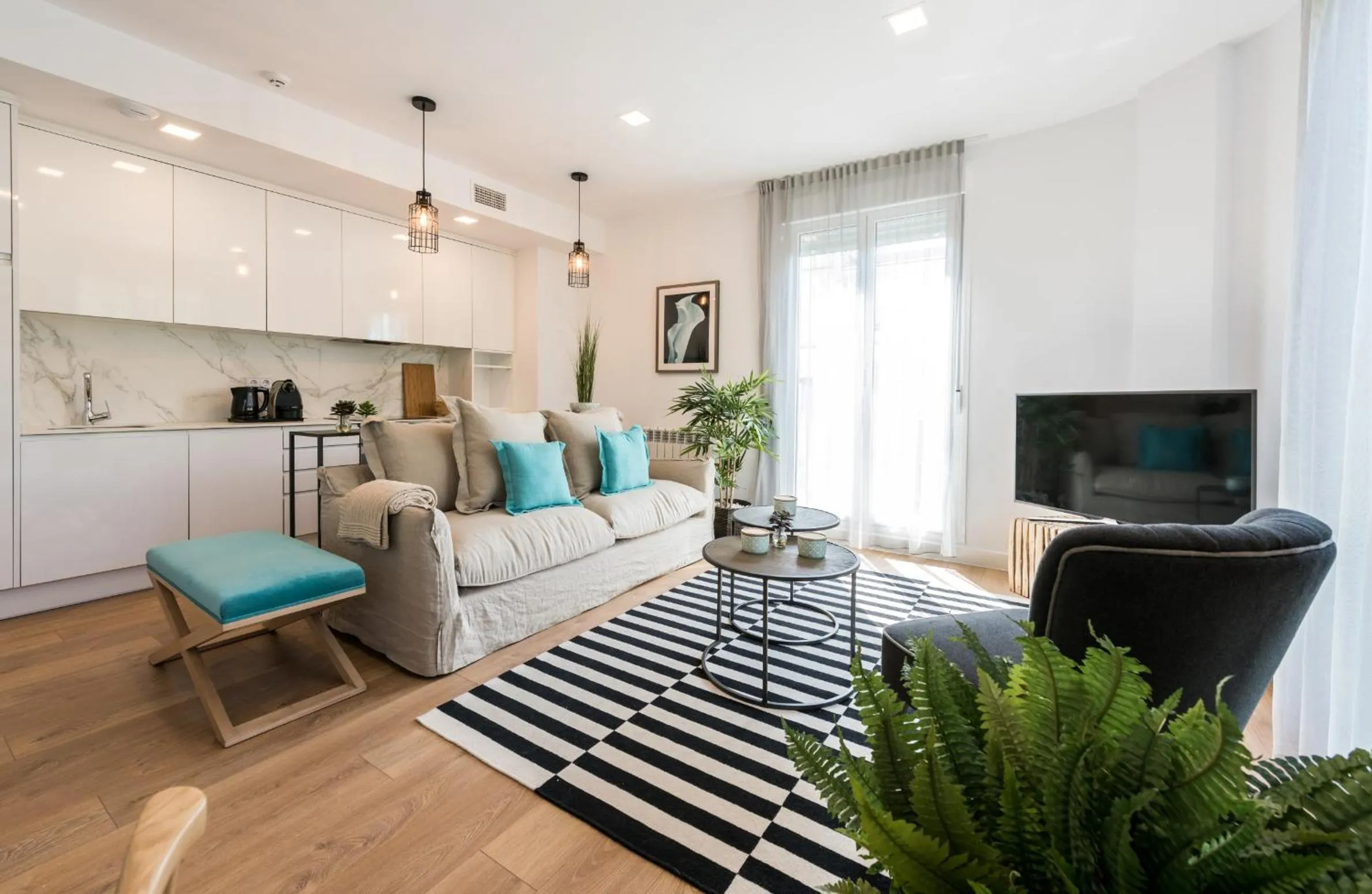 TV and multimedia in Plaza de España Skyline