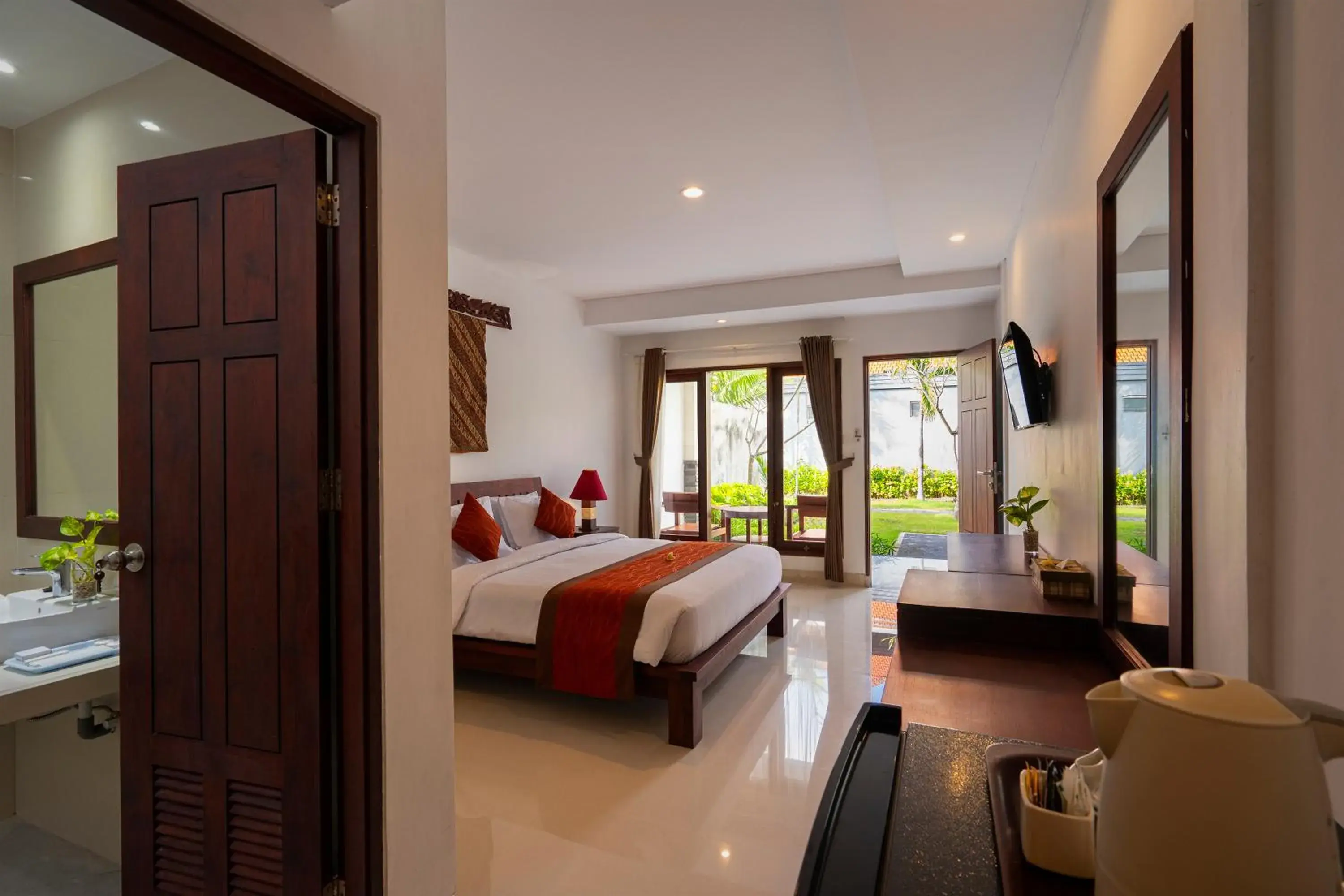 Photo of the whole room, Bed in Kusuma Resort Seminyak