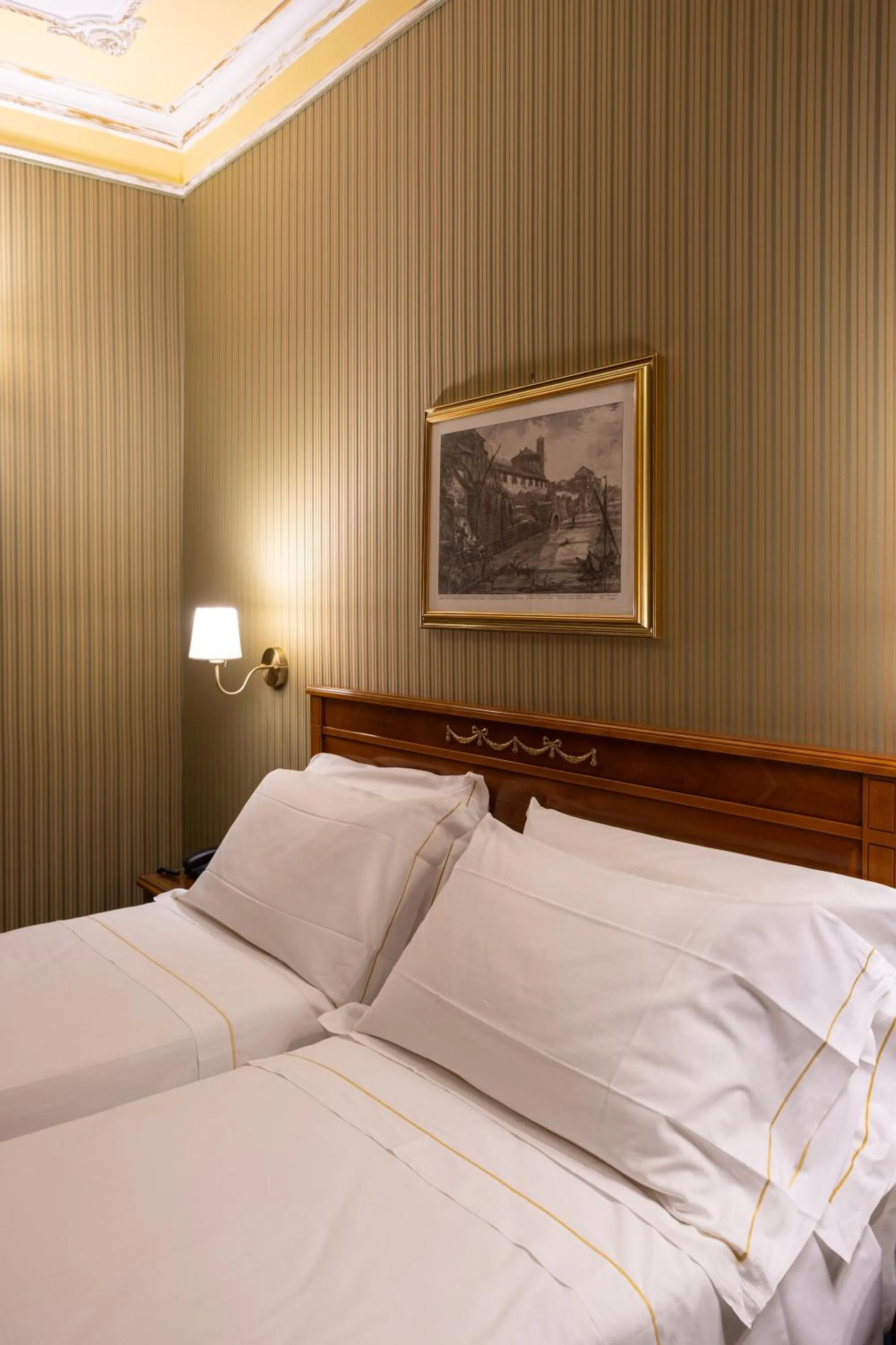 Bedroom, Bed in Hotel Manfredi Suite In Rome