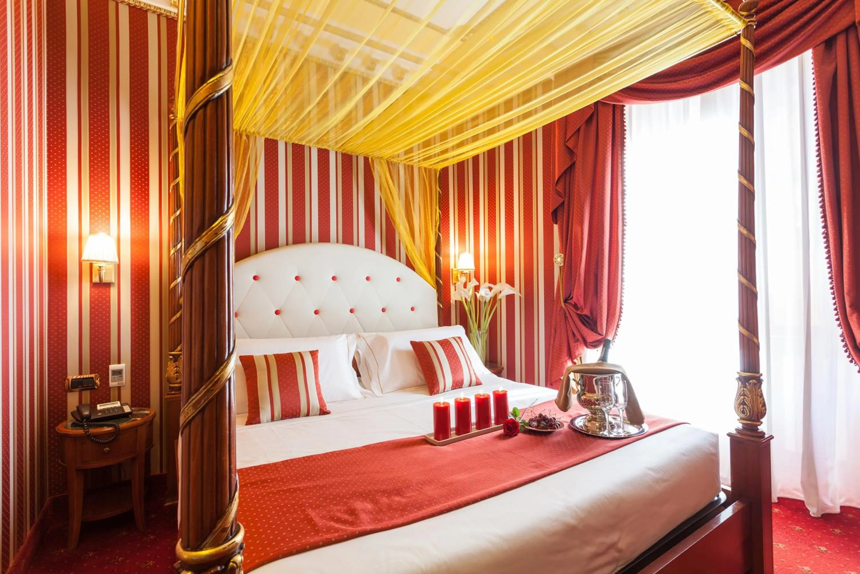 Bed in Hotel Manfredi Suite In Rome