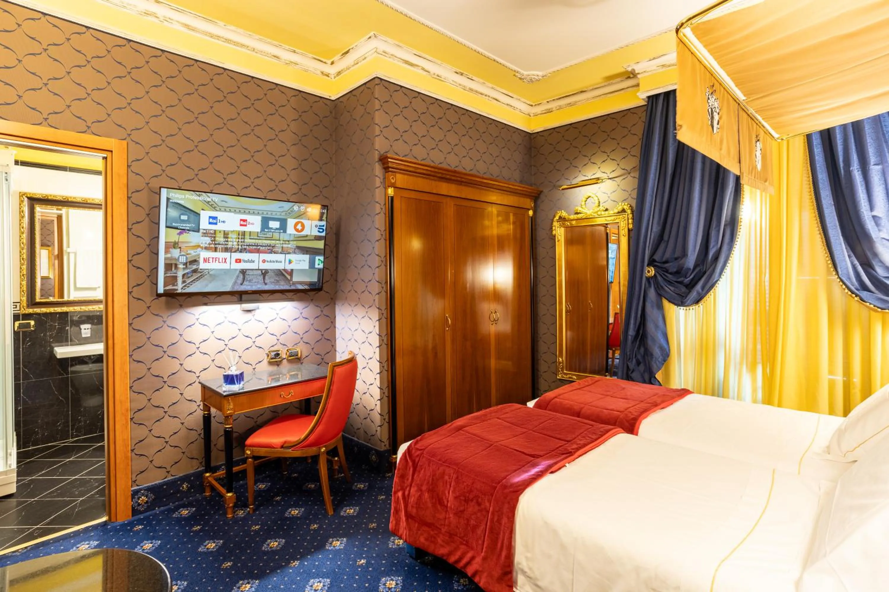 TV and multimedia, Bed in Hotel Manfredi Suite In Rome