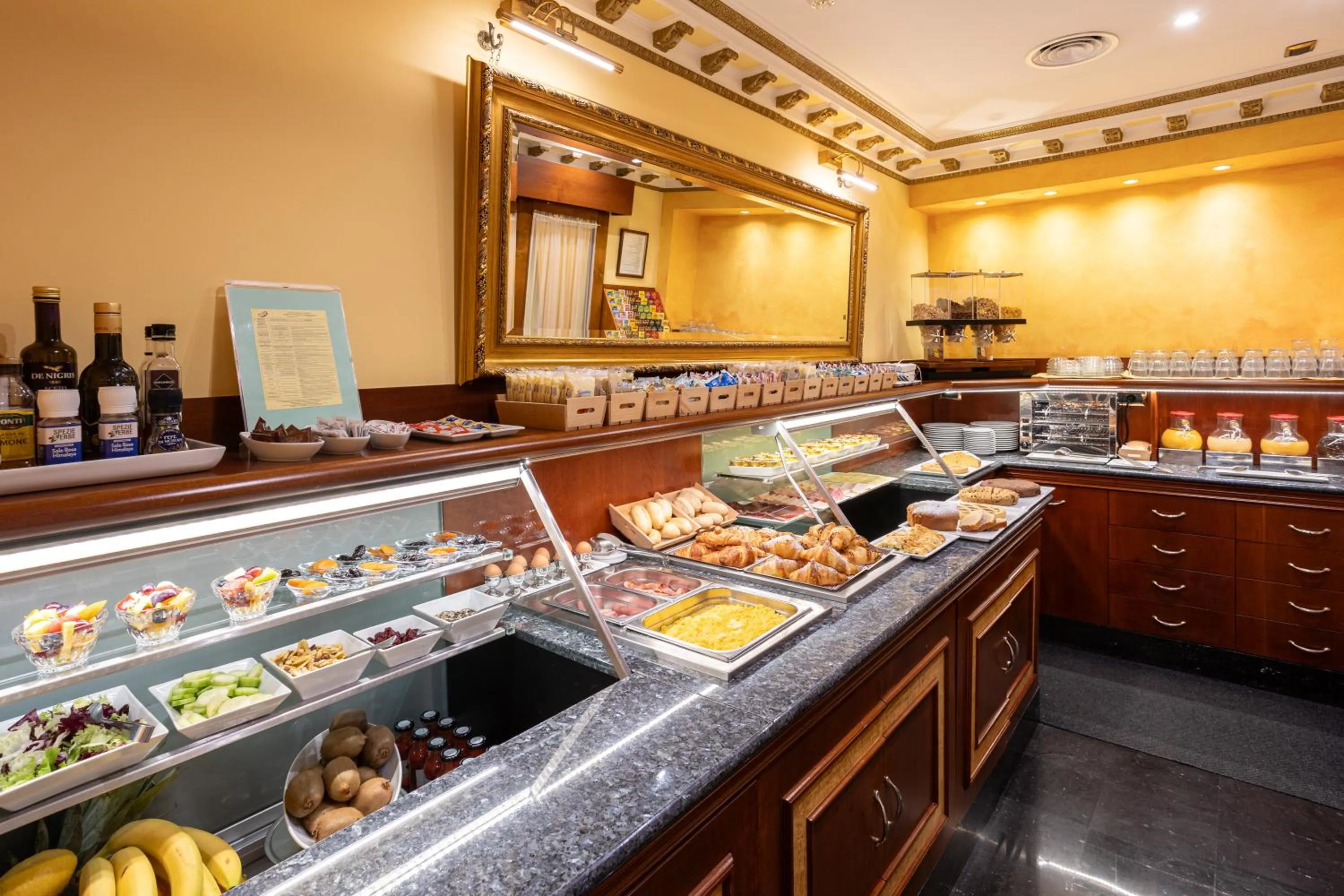 Kitchen or kitchenette in Hotel Manfredi Suite In Rome