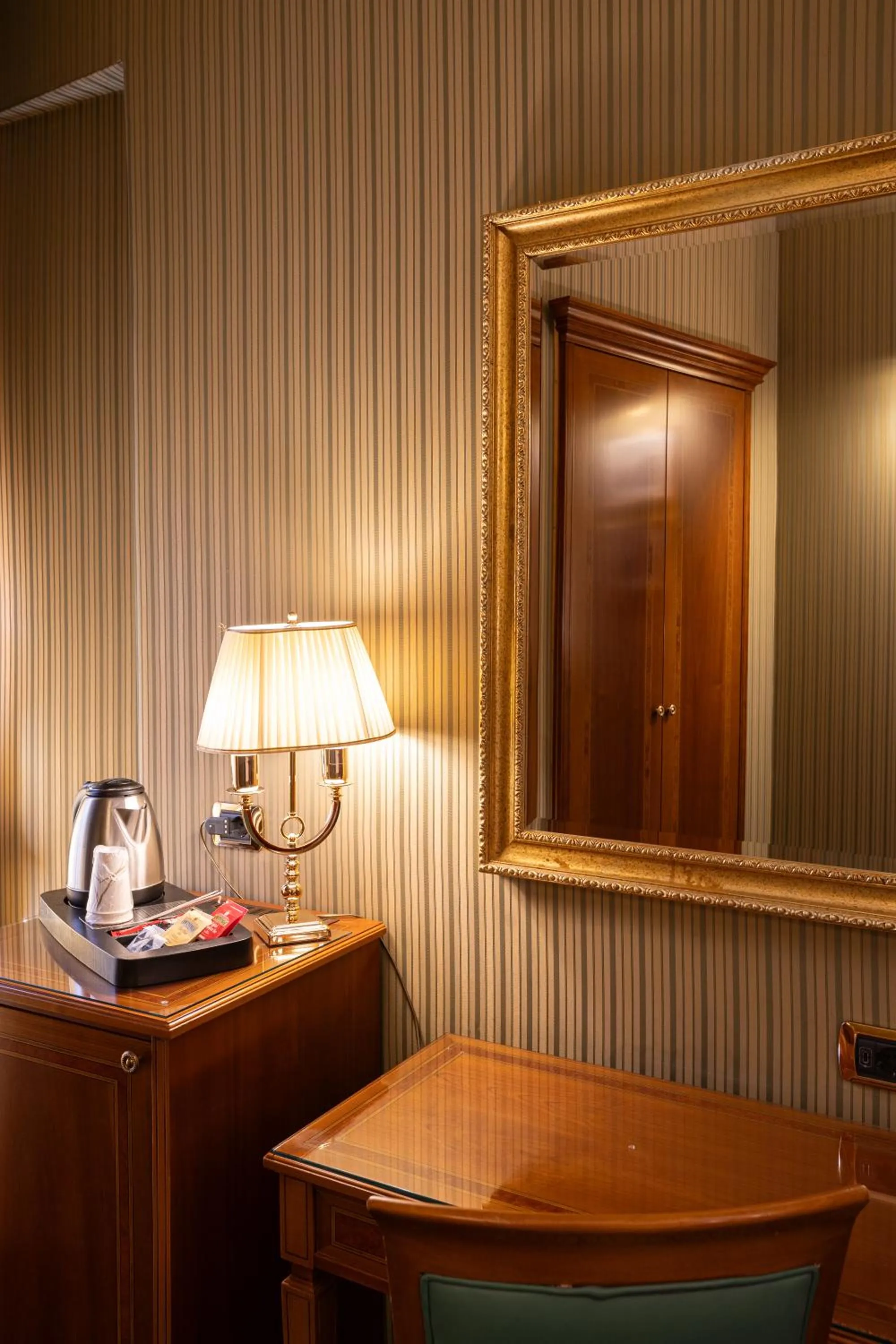 Restaurant/places to eat in Hotel Manfredi Suite In Rome