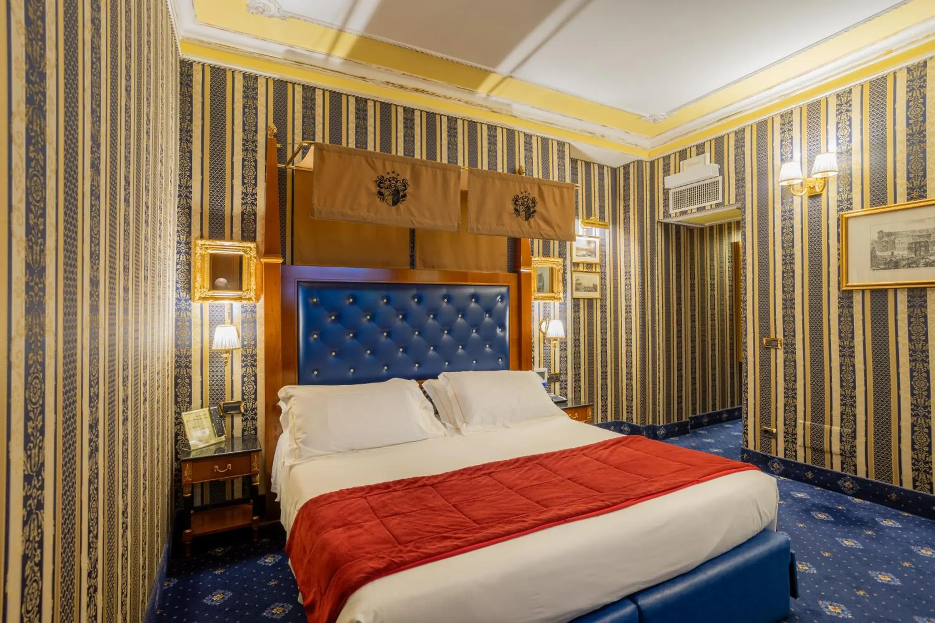 Bed in Hotel Manfredi Suite In Rome Bed in Hotel Manfredi Suite In Rome