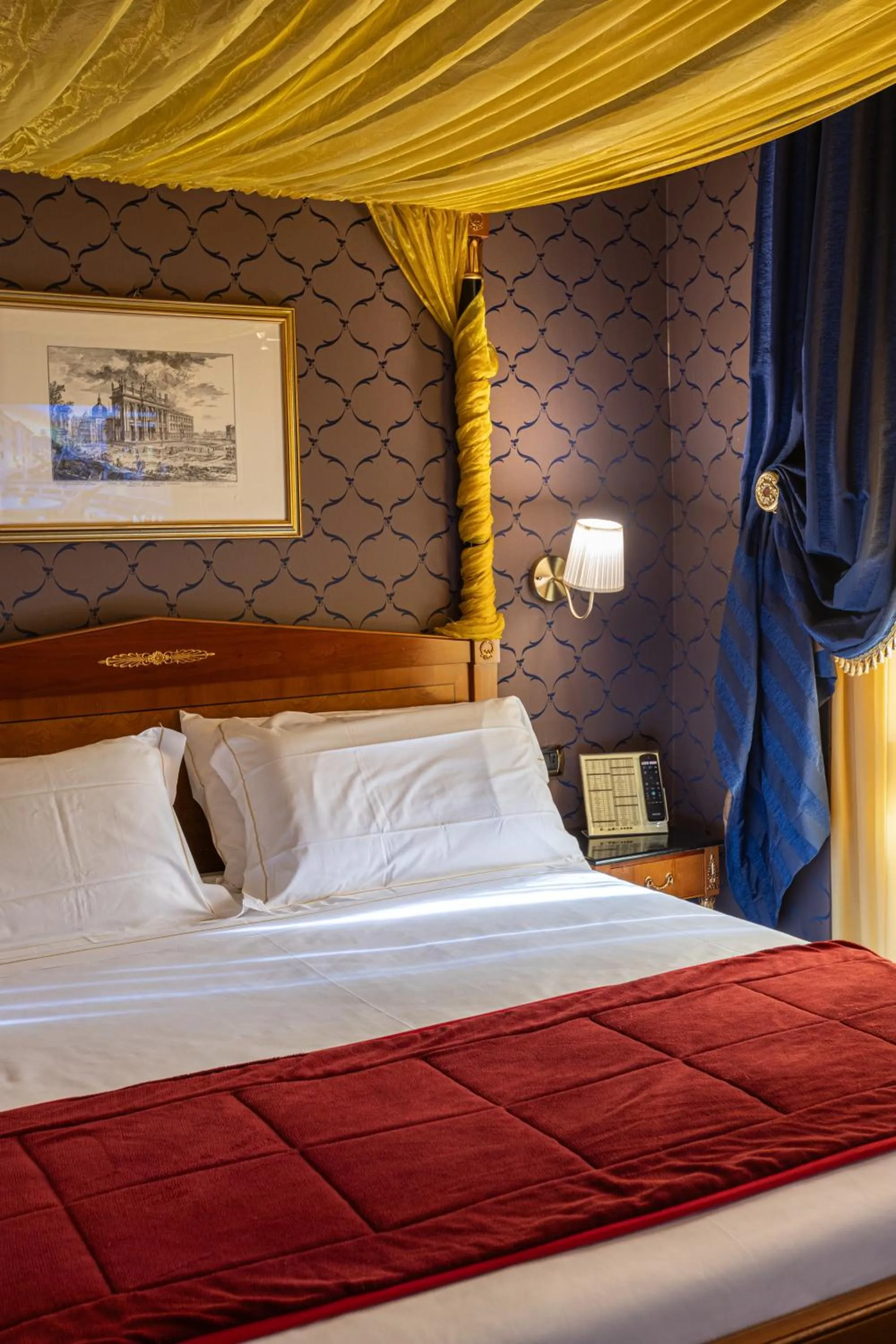 Bed in Hotel Manfredi Suite In Rome