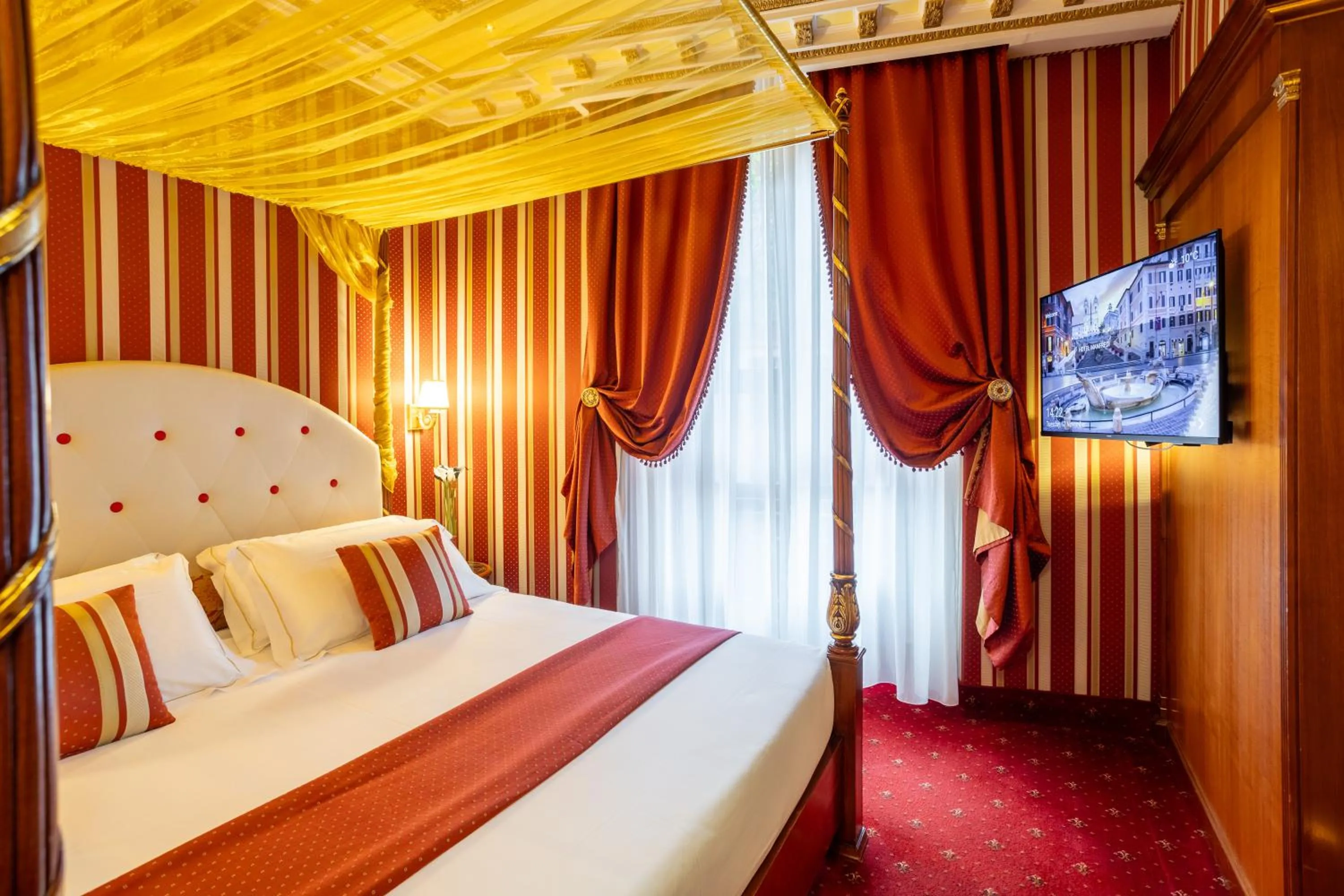 Bed in Hotel Manfredi Suite In Rome