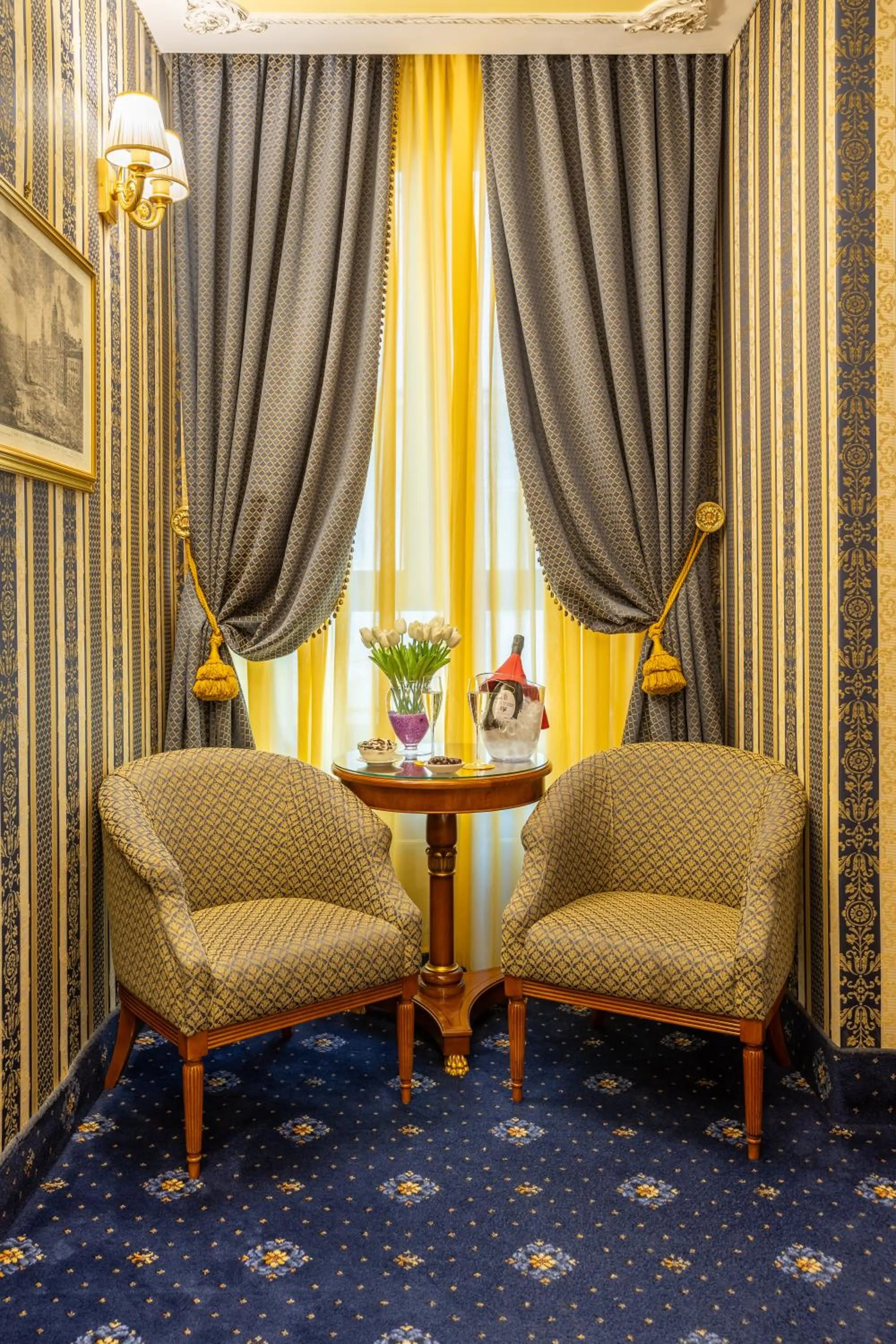 Living room in Hotel Manfredi Suite In Rome