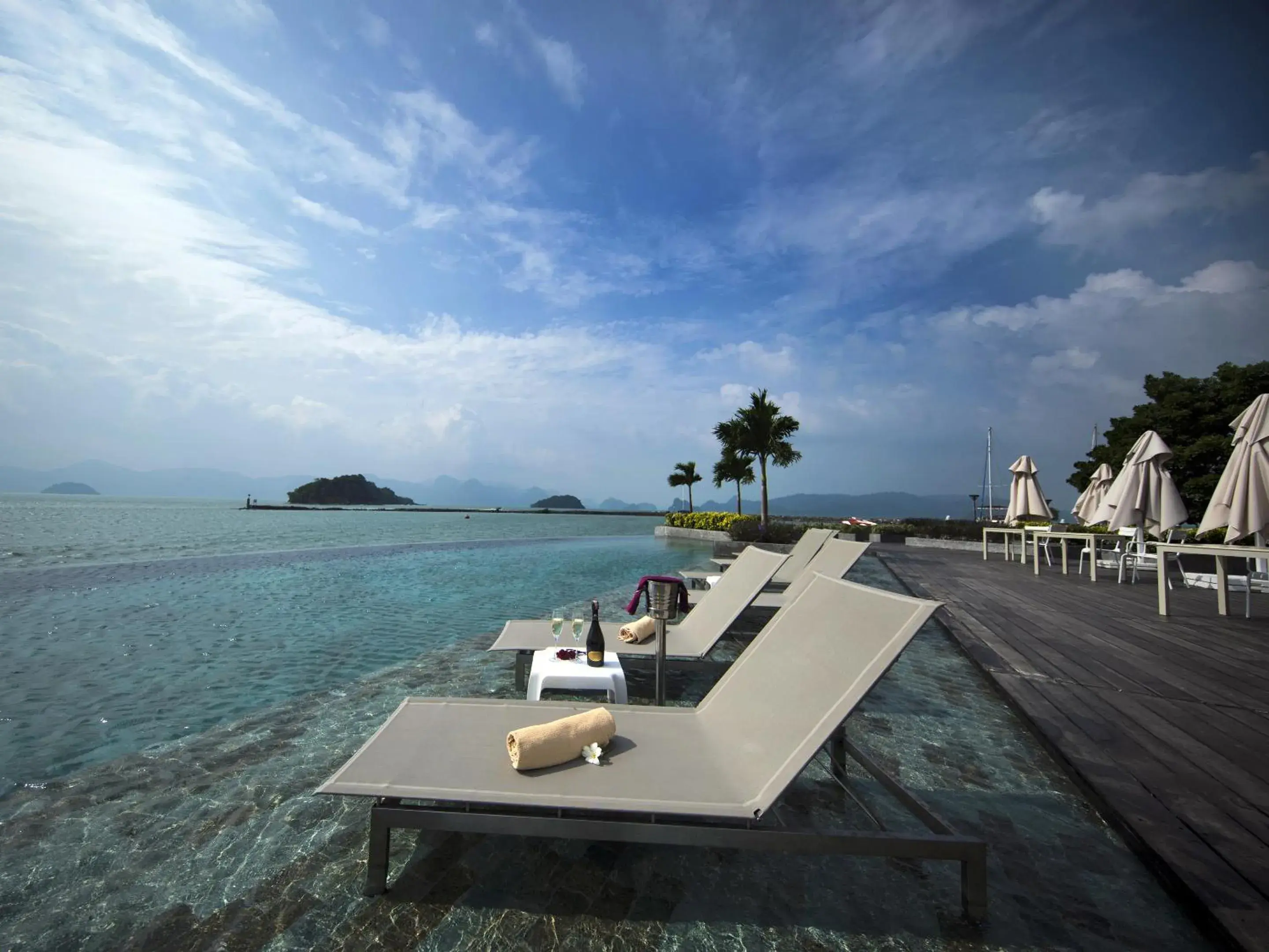 Swimming pool in Resorts World Langkawi Swimming pool in Resorts World Langkawi