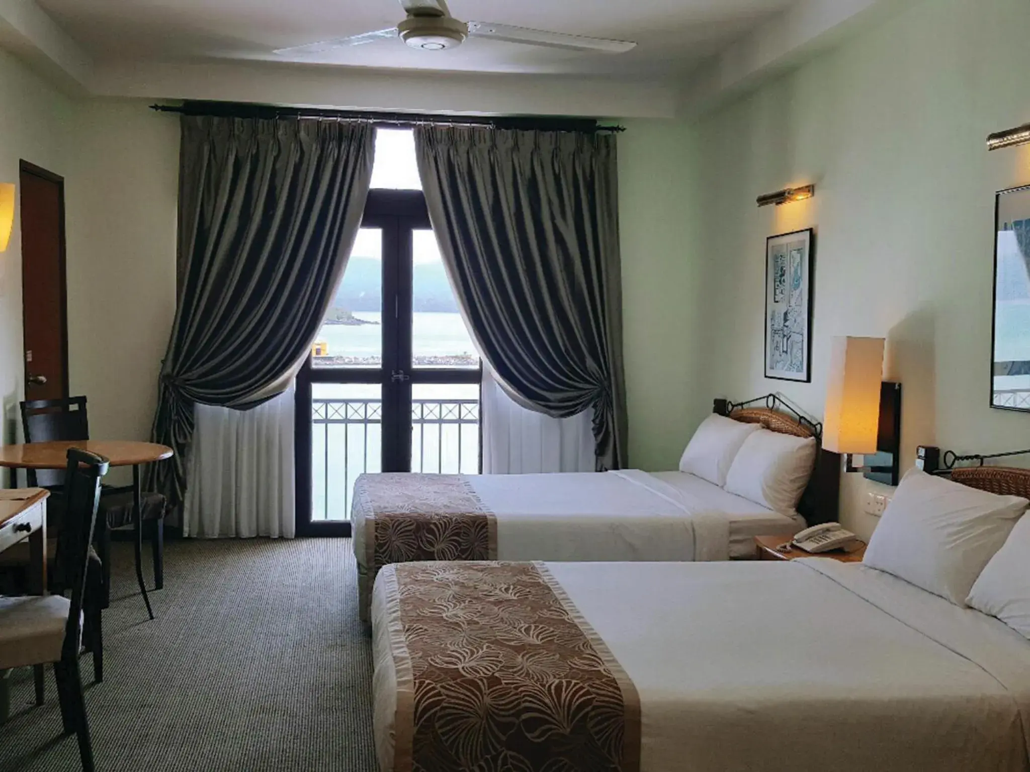 Shower, Bed in Resorts World Langkawi Shower, Bed in Resorts World Langkawi