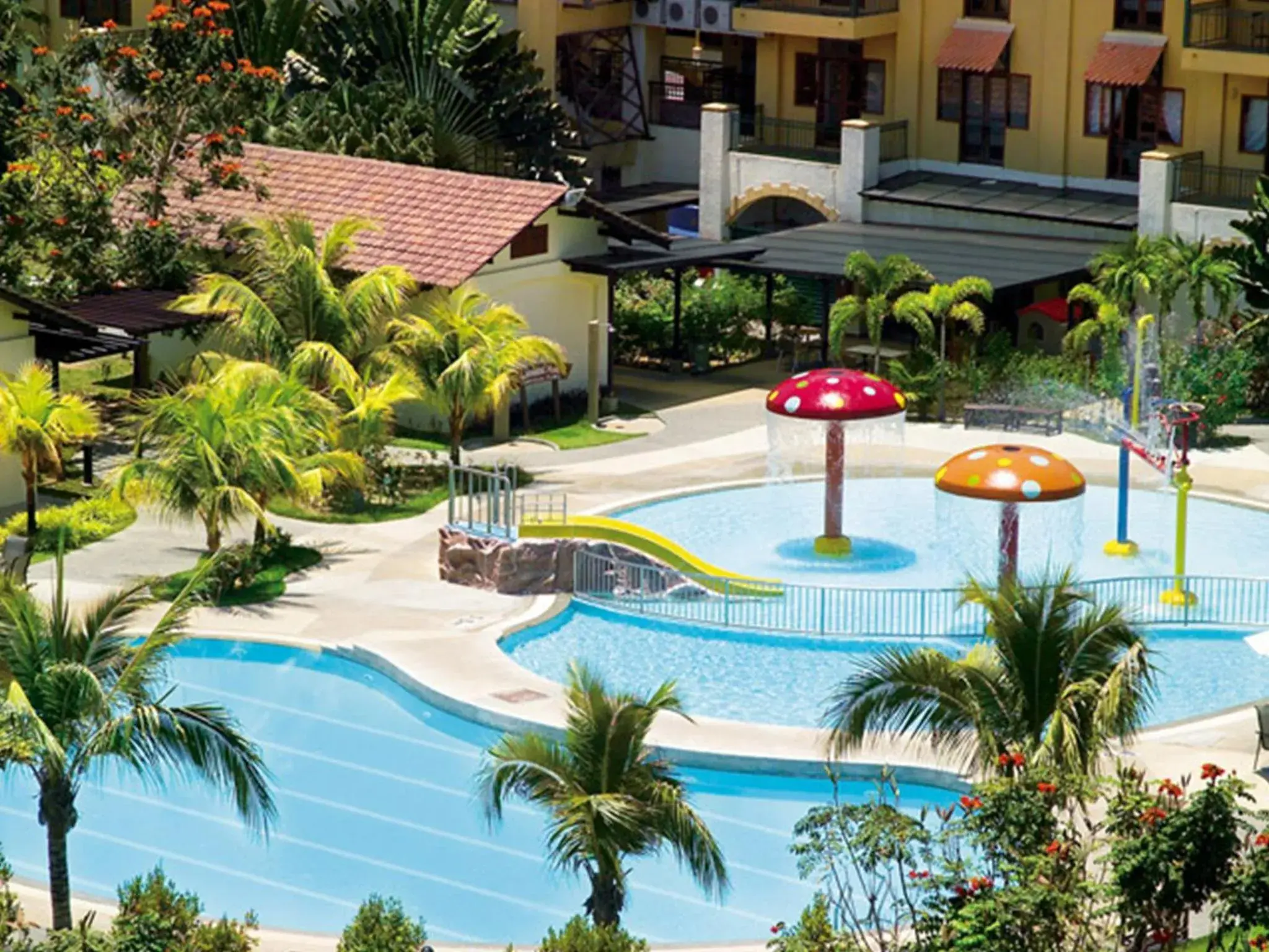 Swimming pool in Resorts World Langkawi Swimming pool in Resorts World Langkawi