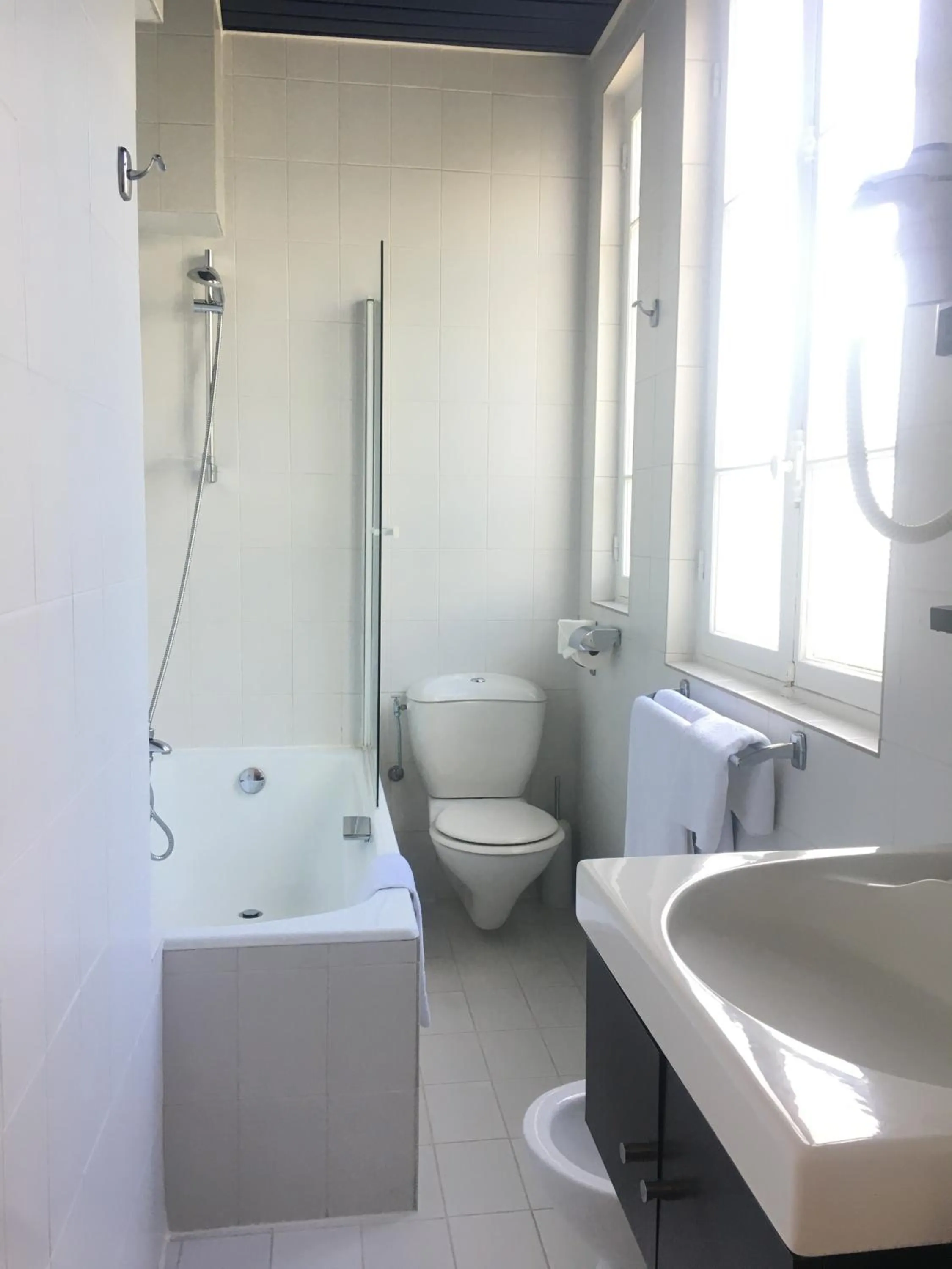 Bathroom in Hotel des Mimosas