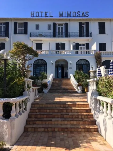 Property building in Hotel des Mimosas