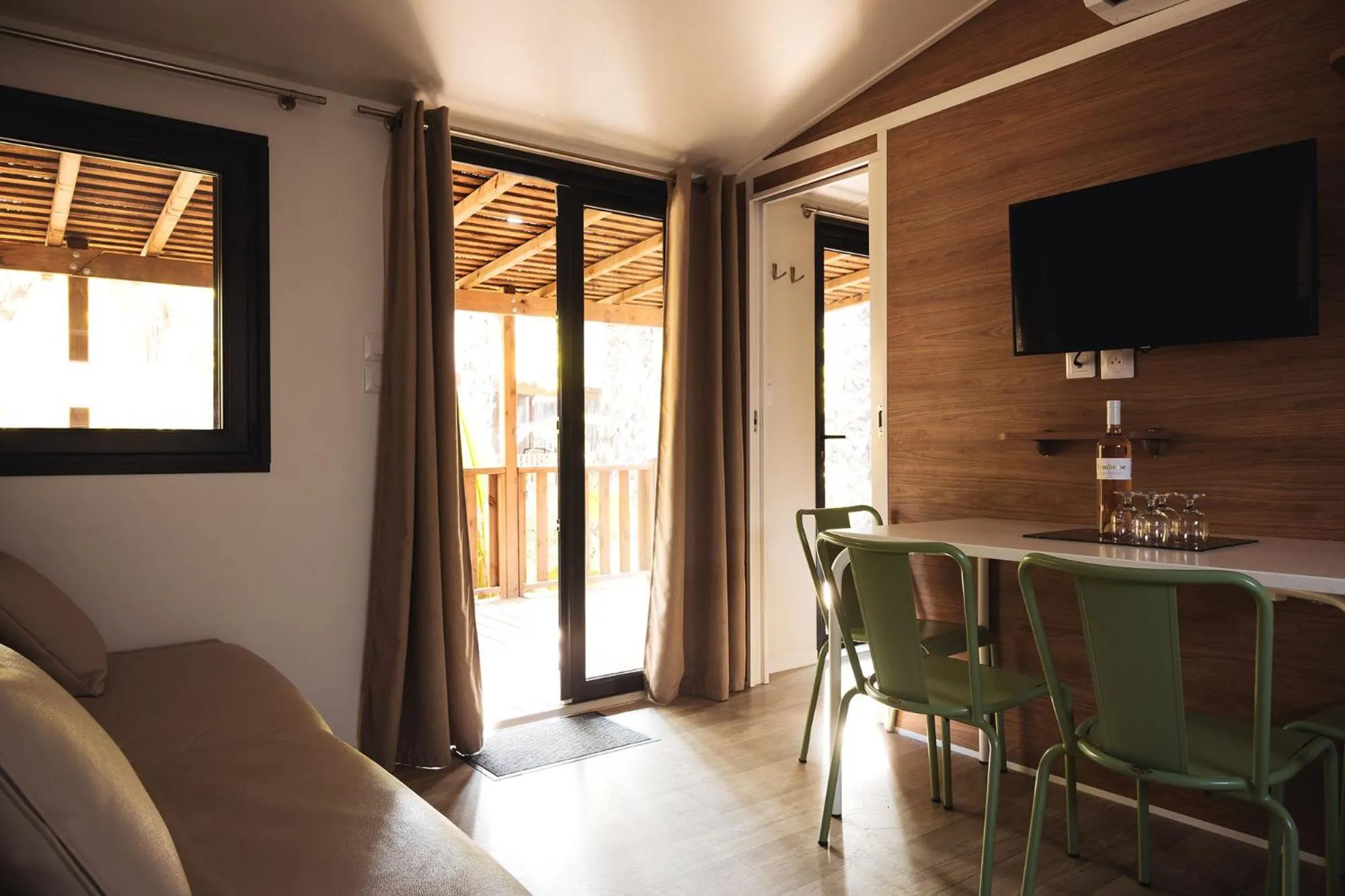 Communal lounge/ TV room in Les Prairies de la Mer