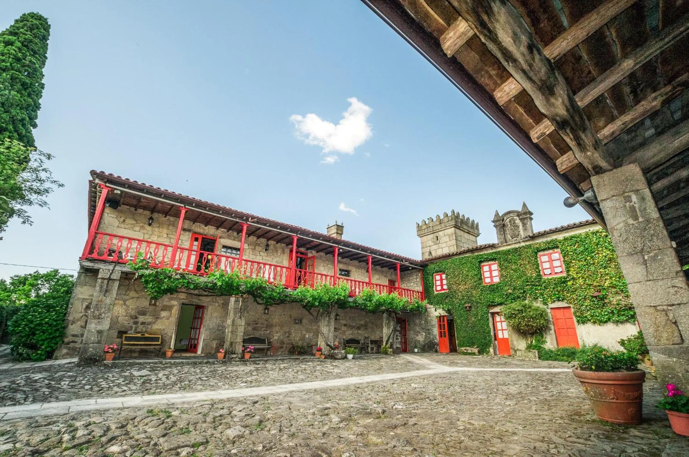 Property building in Casa Grande de Rosende