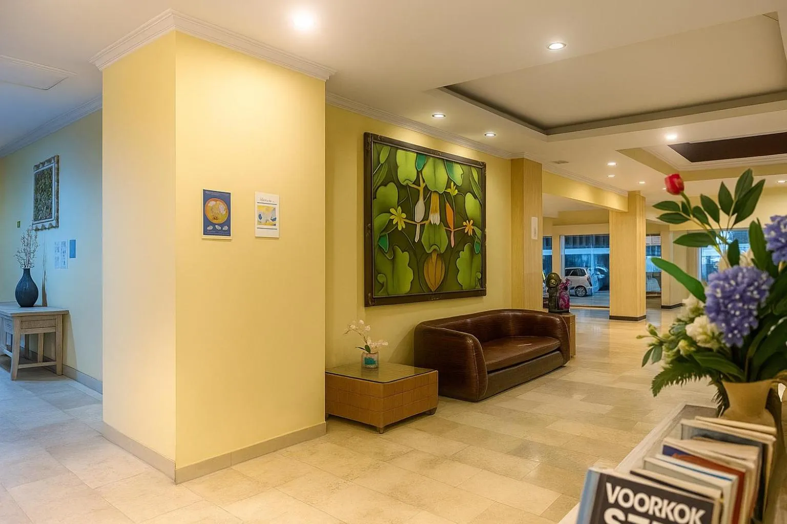 Lobby or reception in Puri Saron Denpasar Hotel