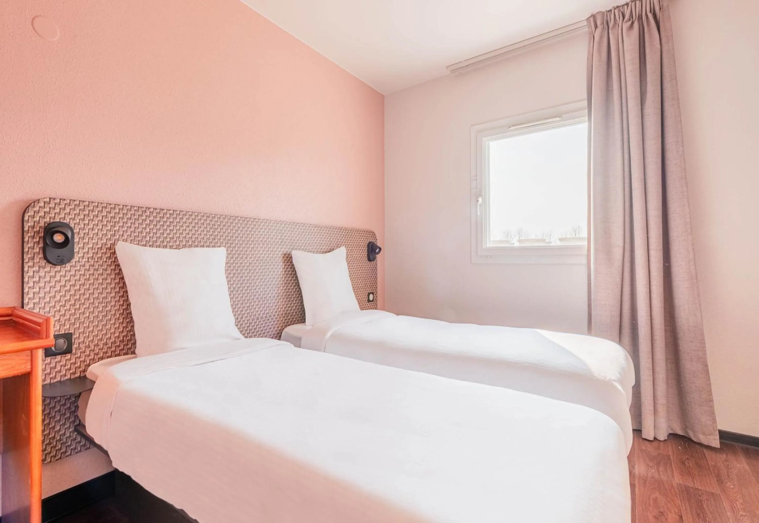 Bedroom, Bed in B&B HOTEL Strasbourg Aéroport