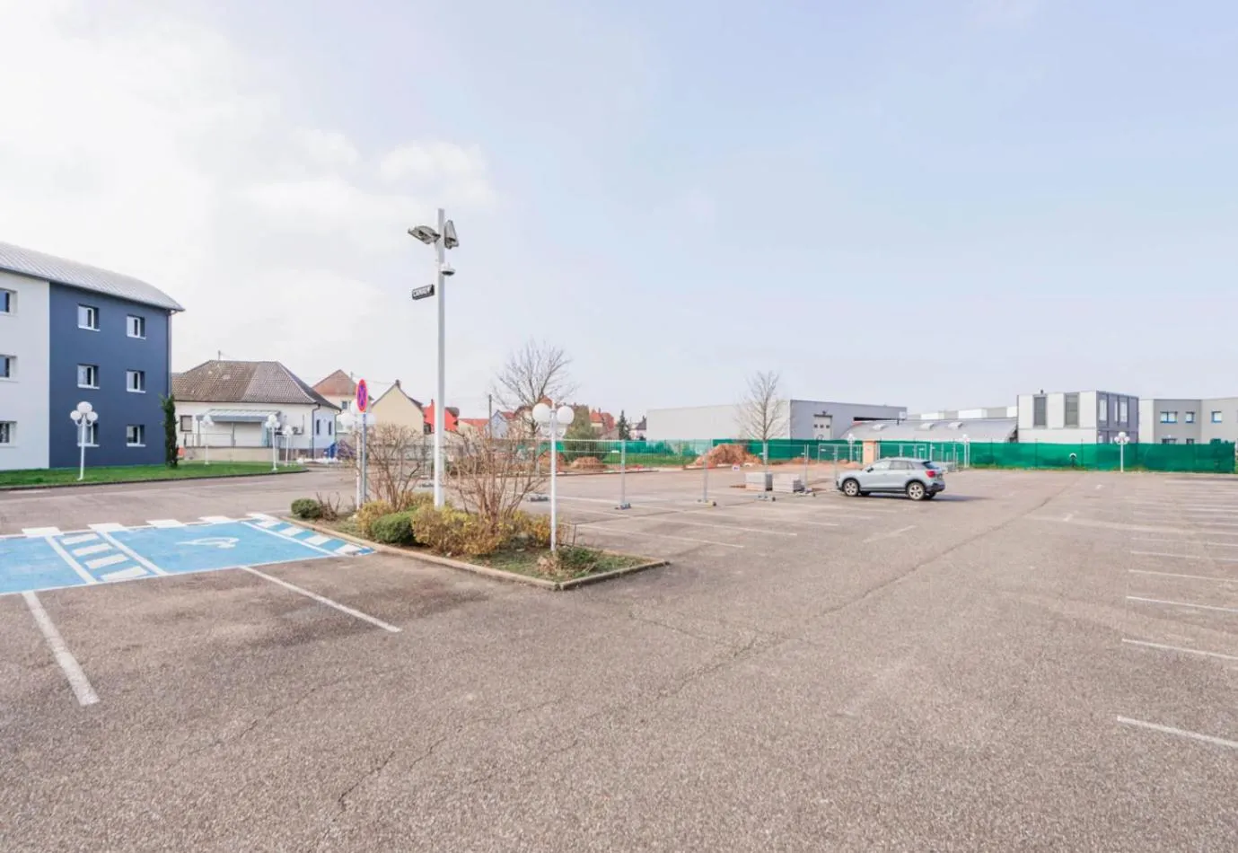 Parking in B&B HOTEL Strasbourg Aéroport