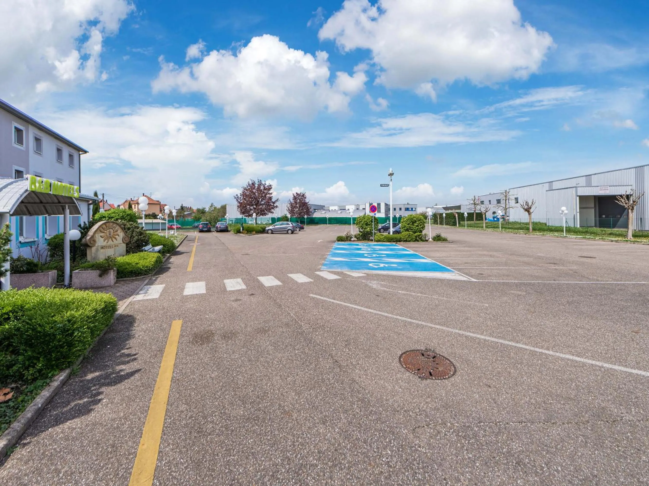 Parking in B&B HOTEL Strasbourg Aéroport