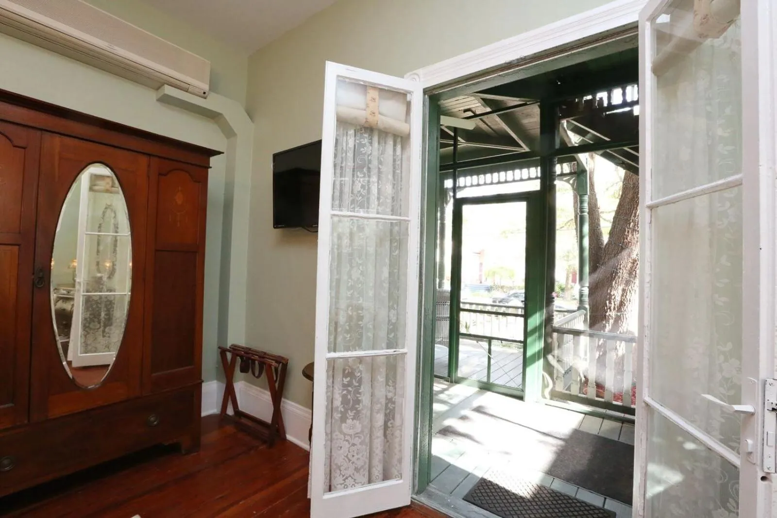 air conditioner in Historic Sevilla House (Adults only)