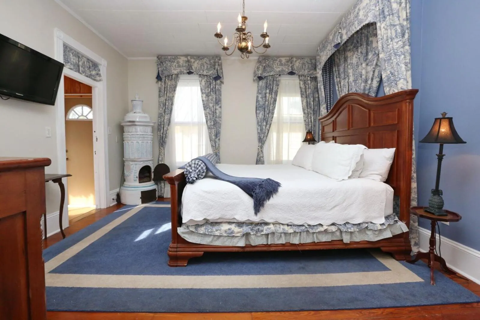 Bed in Historic Sevilla House (Adults only)