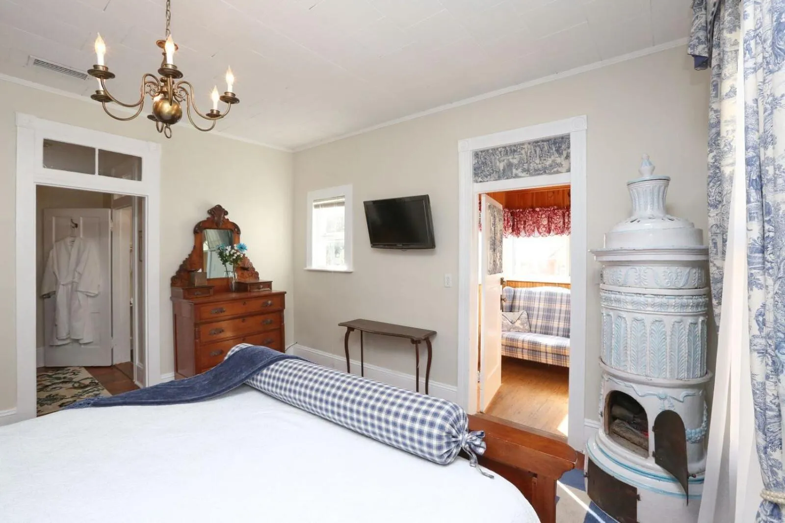 Photo of the whole room, Bed in Historic Sevilla House (Adults only)
