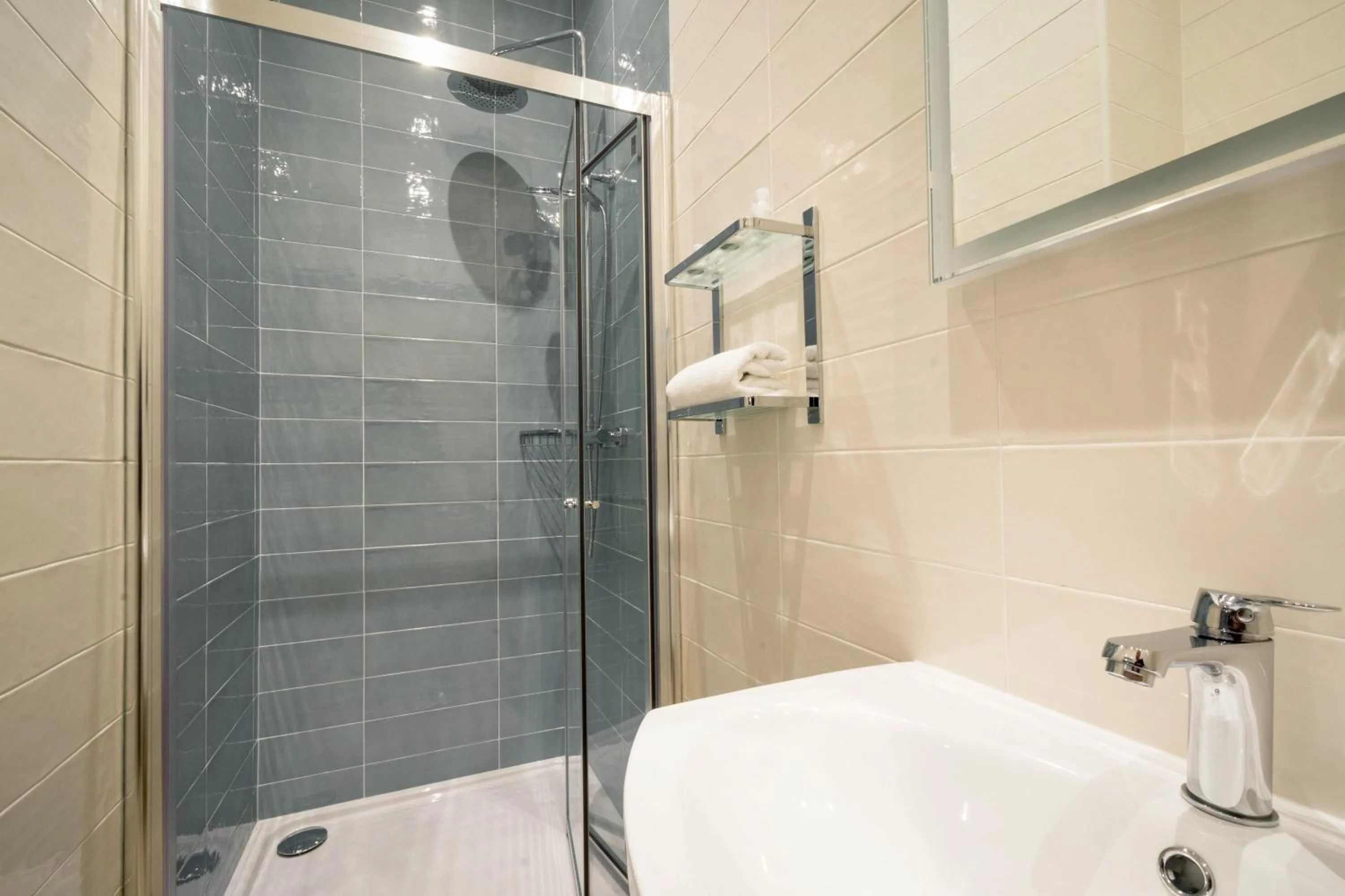 Double Room with Private Bathroom - single occupancy in Nevins Newfield Inn Ltd