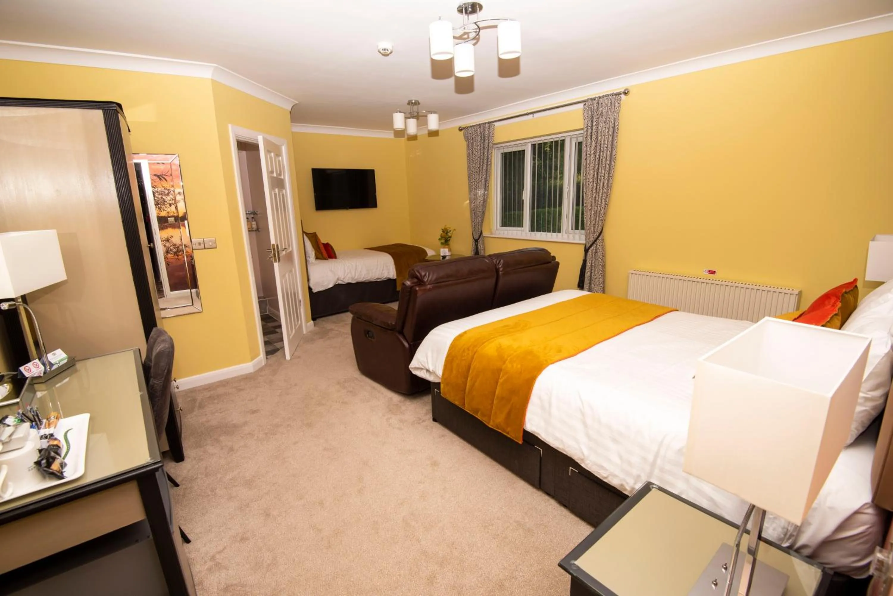 Family, Bed in Bridleways Guesthouse & Holiday Homes