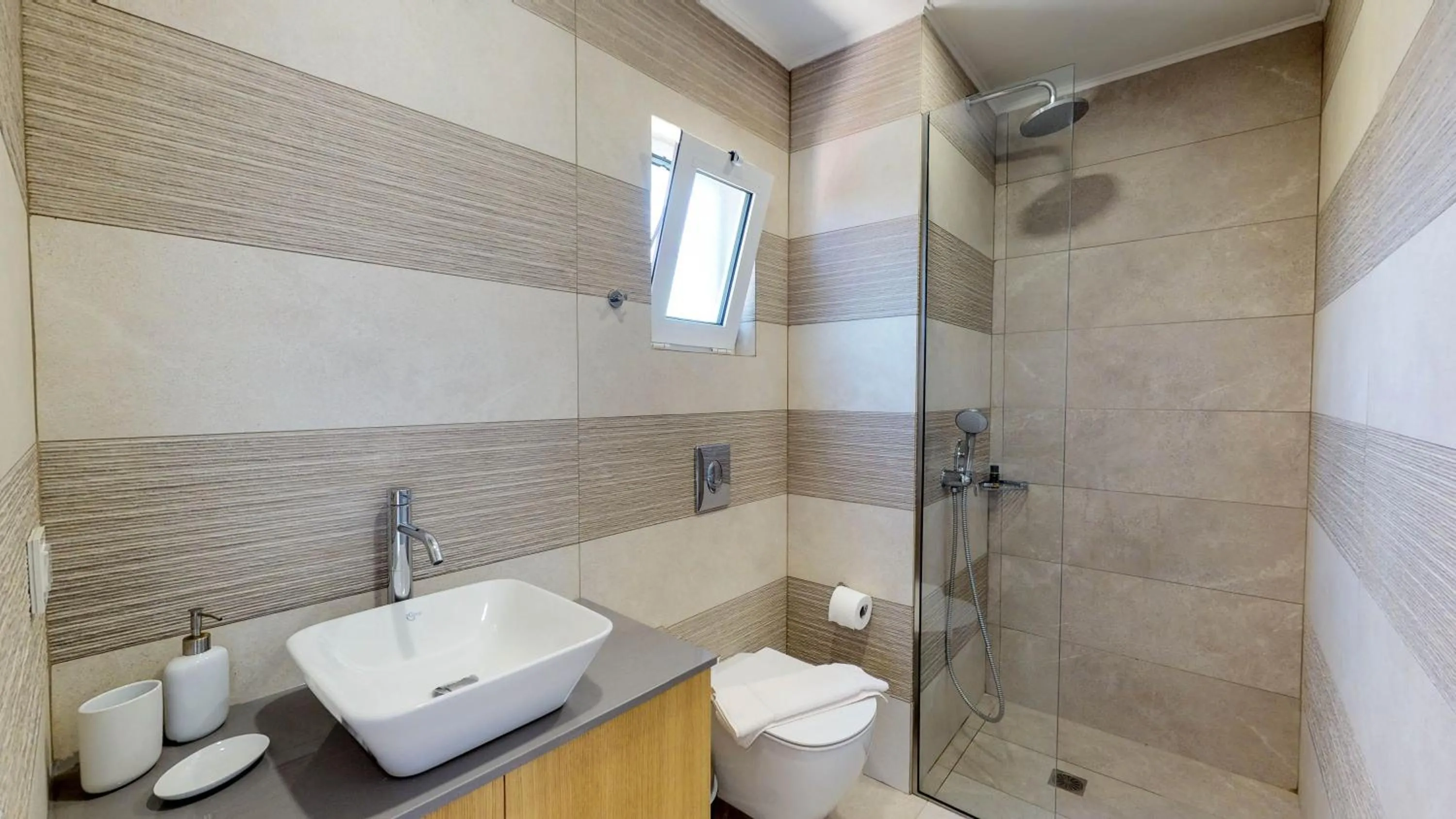 Shower in Lofos Village Chania
