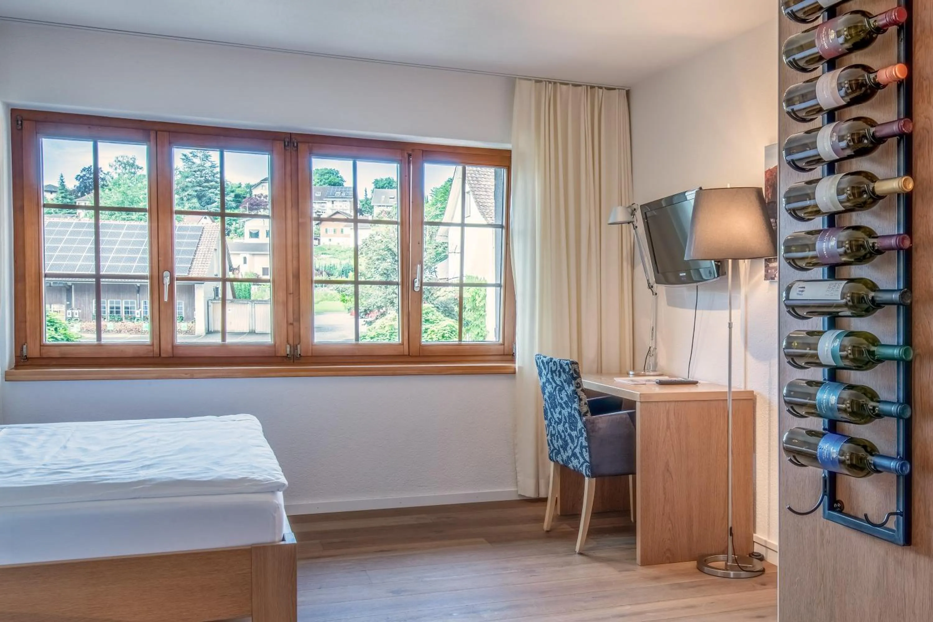 Photo of the whole room, Bed in Hirschen Erlinsbach Swiss Quality