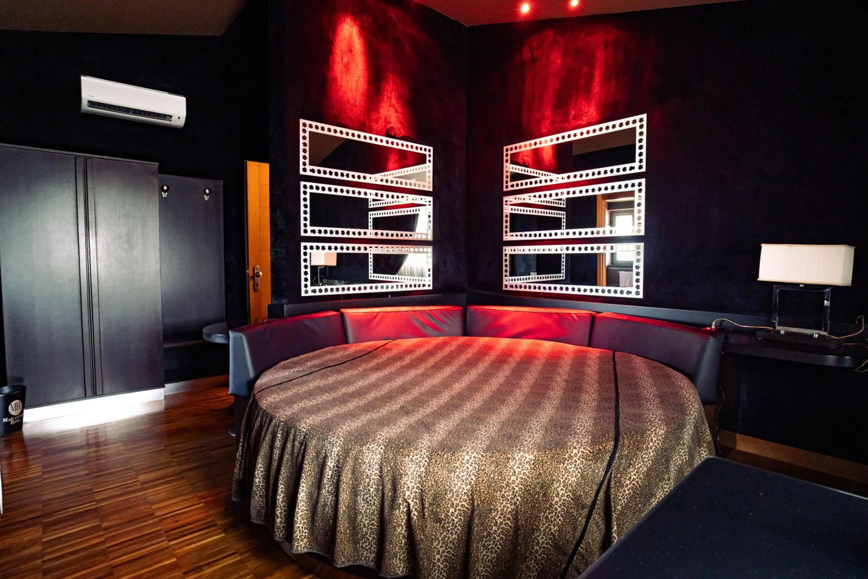 Bed in Marcantonio Hotel