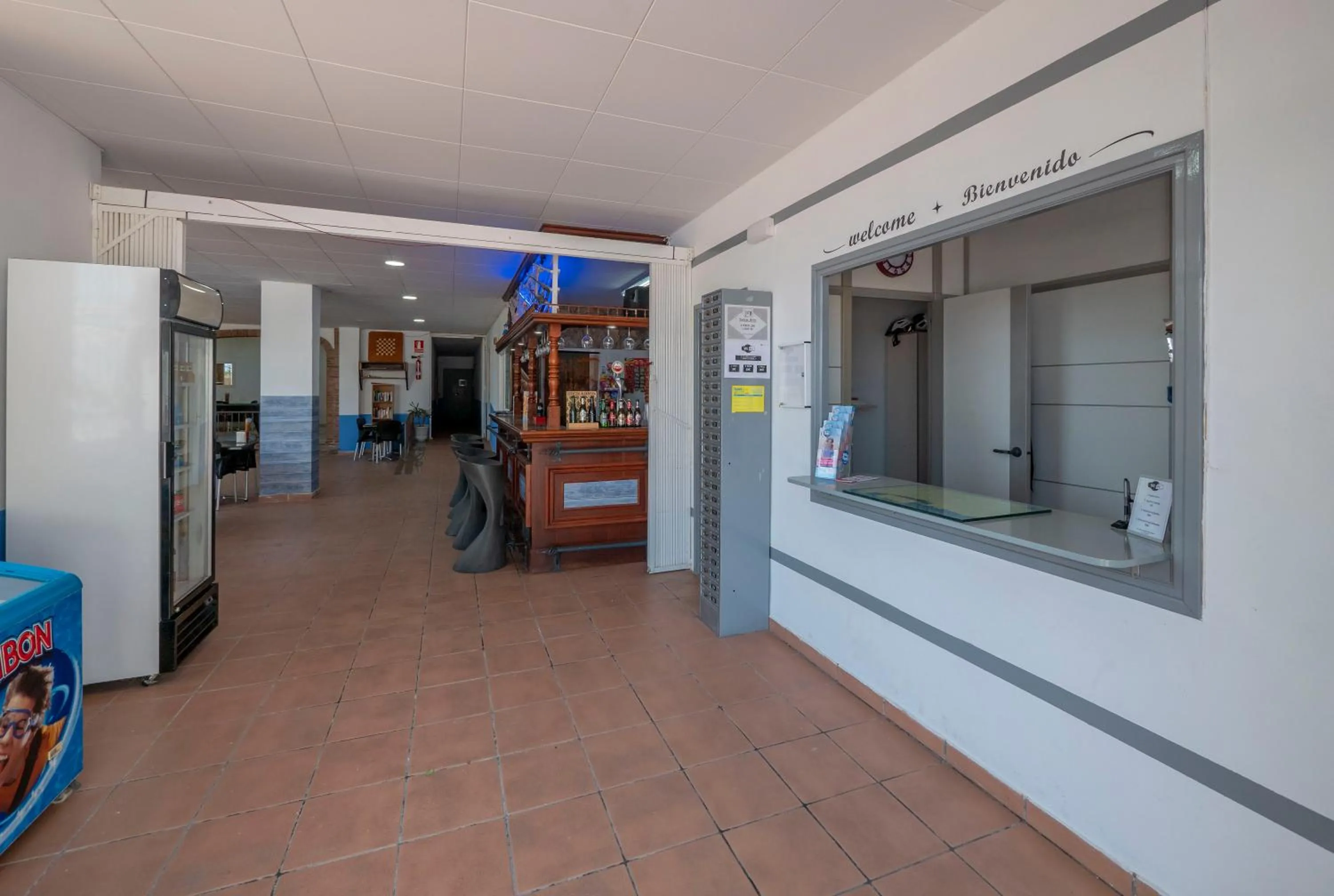 Restaurant/places to eat in Apartamentos AR Muntanya Mar