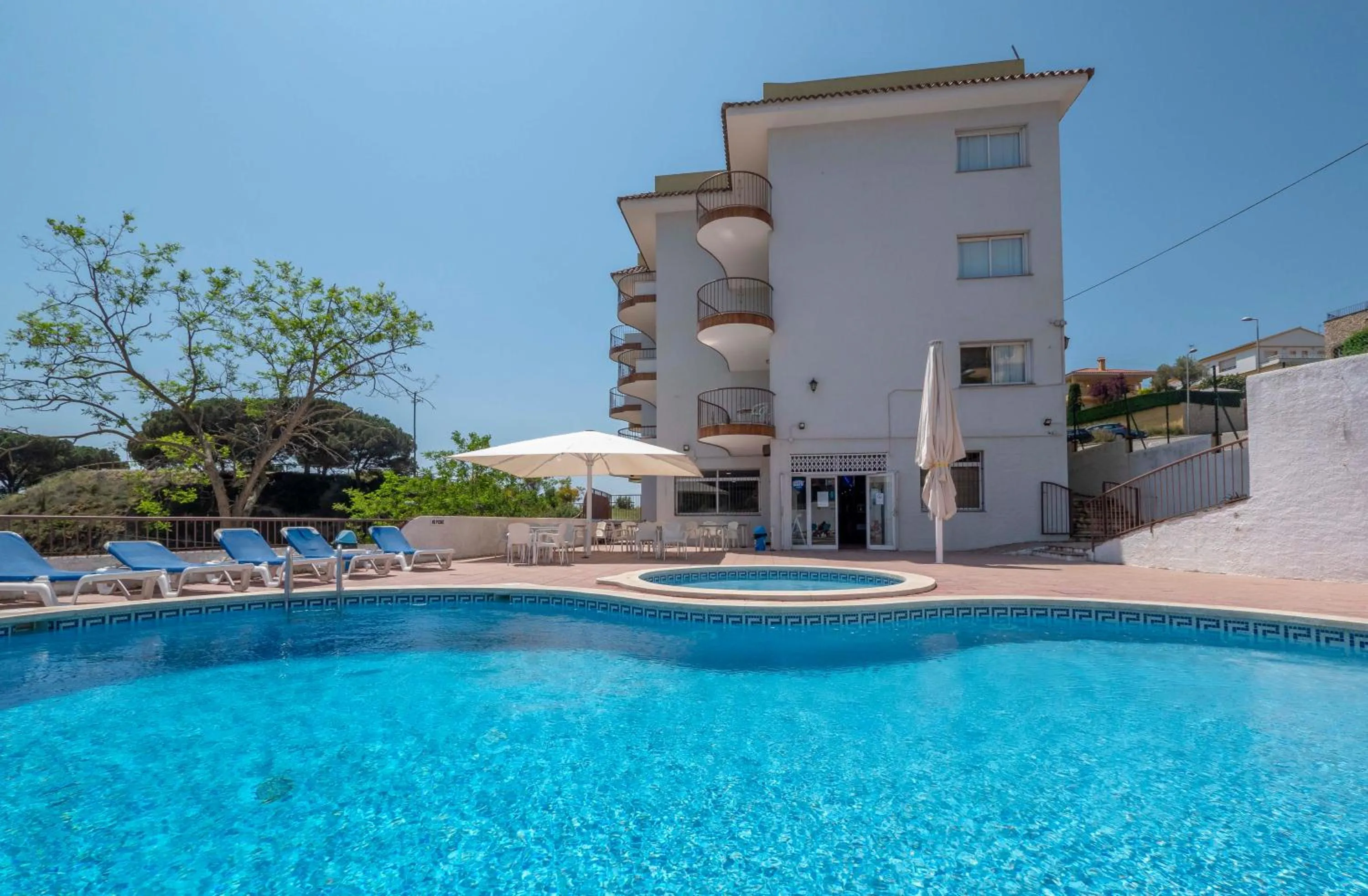 Swimming pool in Apartamentos AR Muntanya Mar