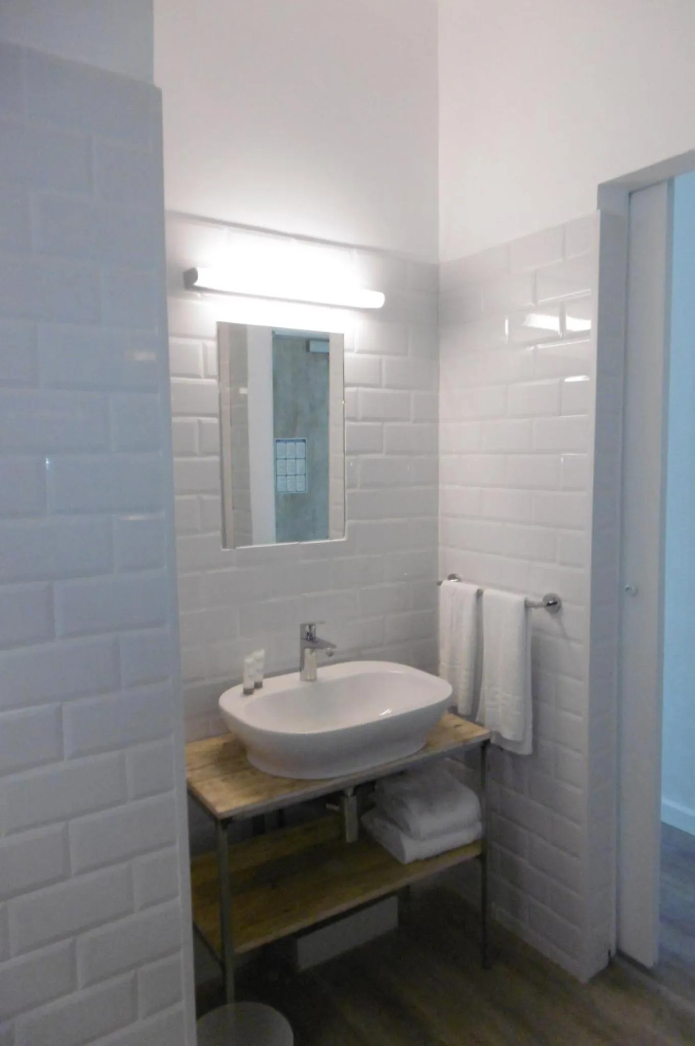 Bathroom in Hôtel Le Grand Bleu