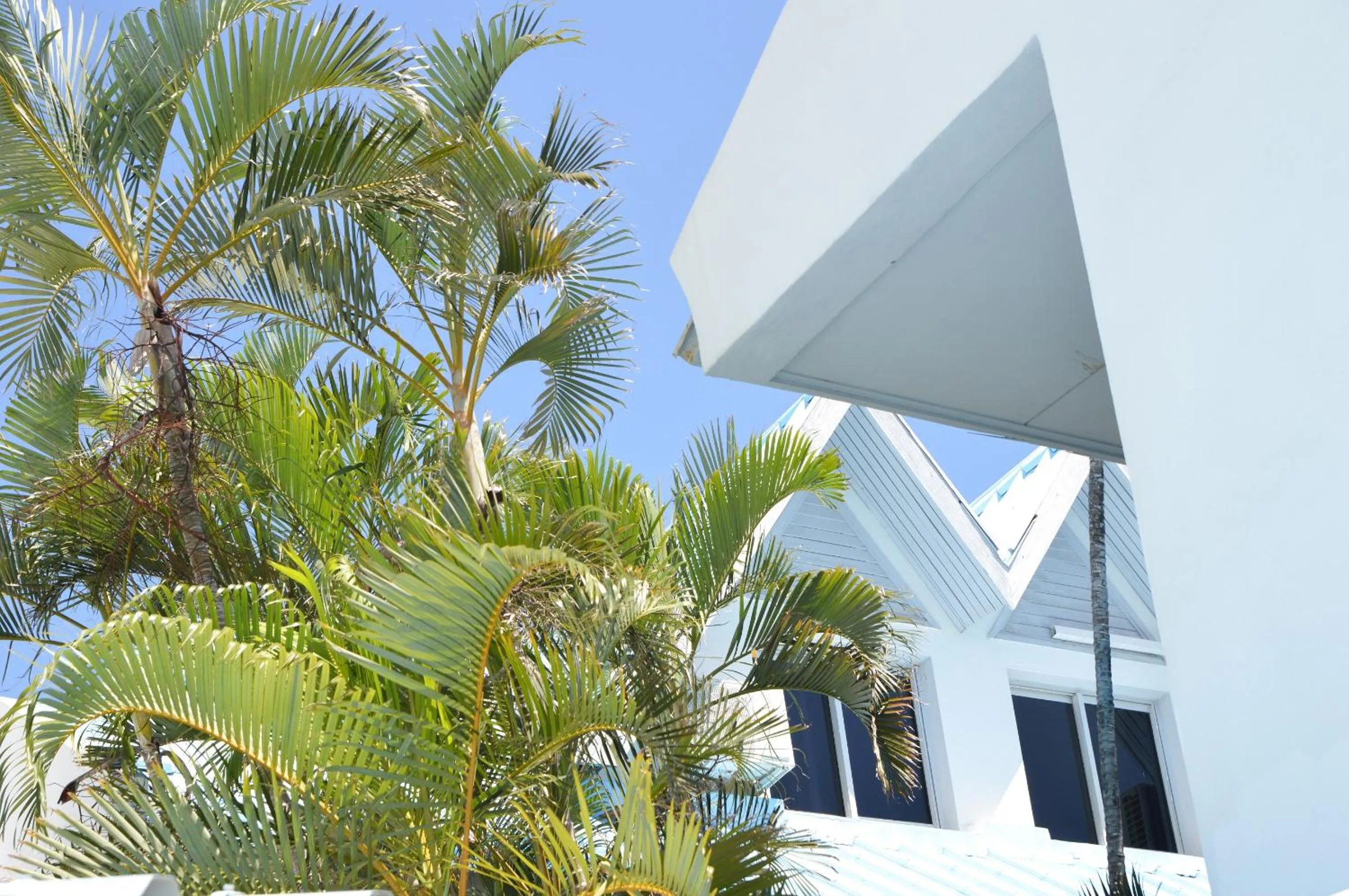 Facade/entrance in Hôtel Le Grand Bleu