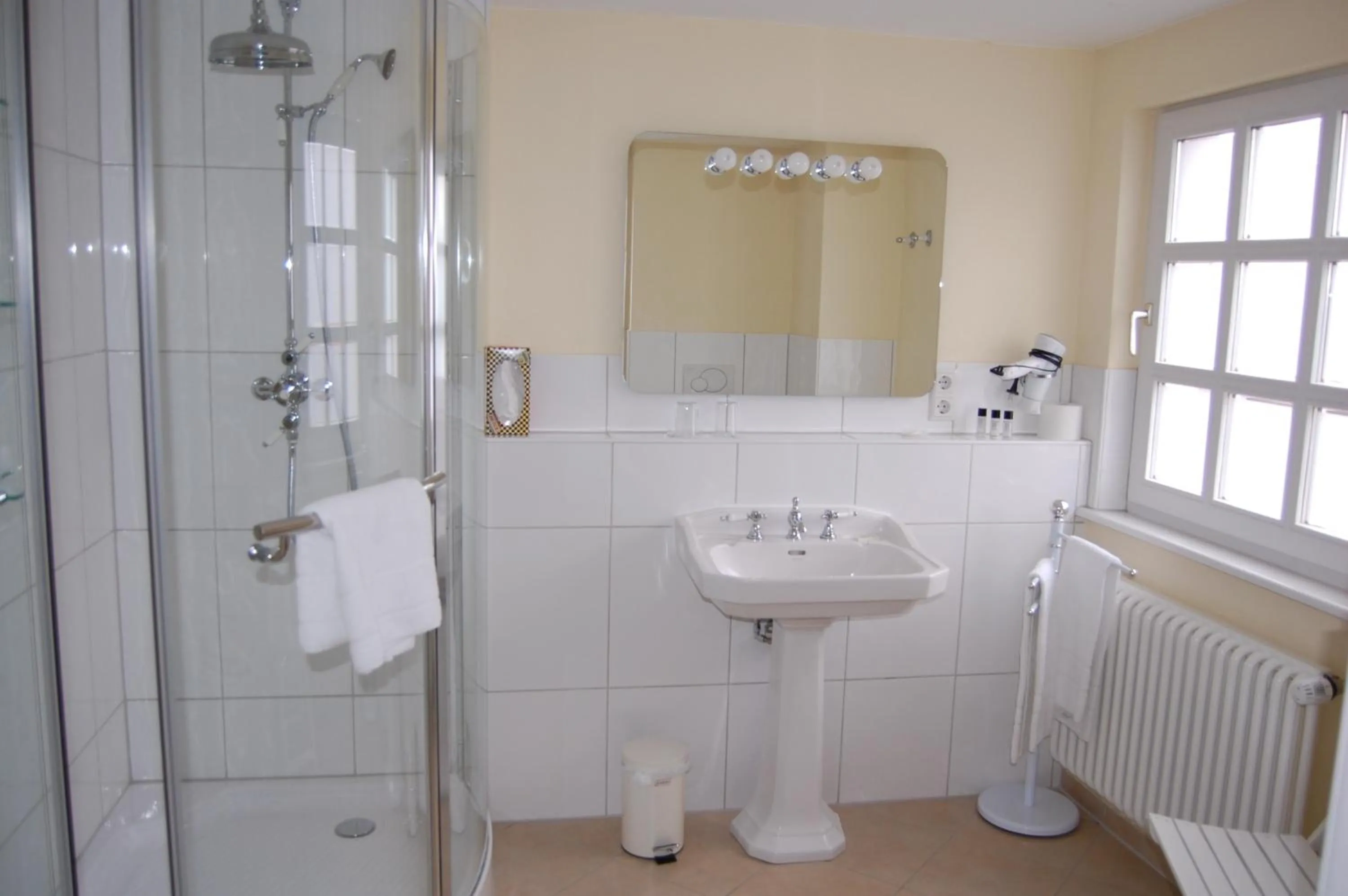 Bathroom in HEINRICHs winery bed & breakfast