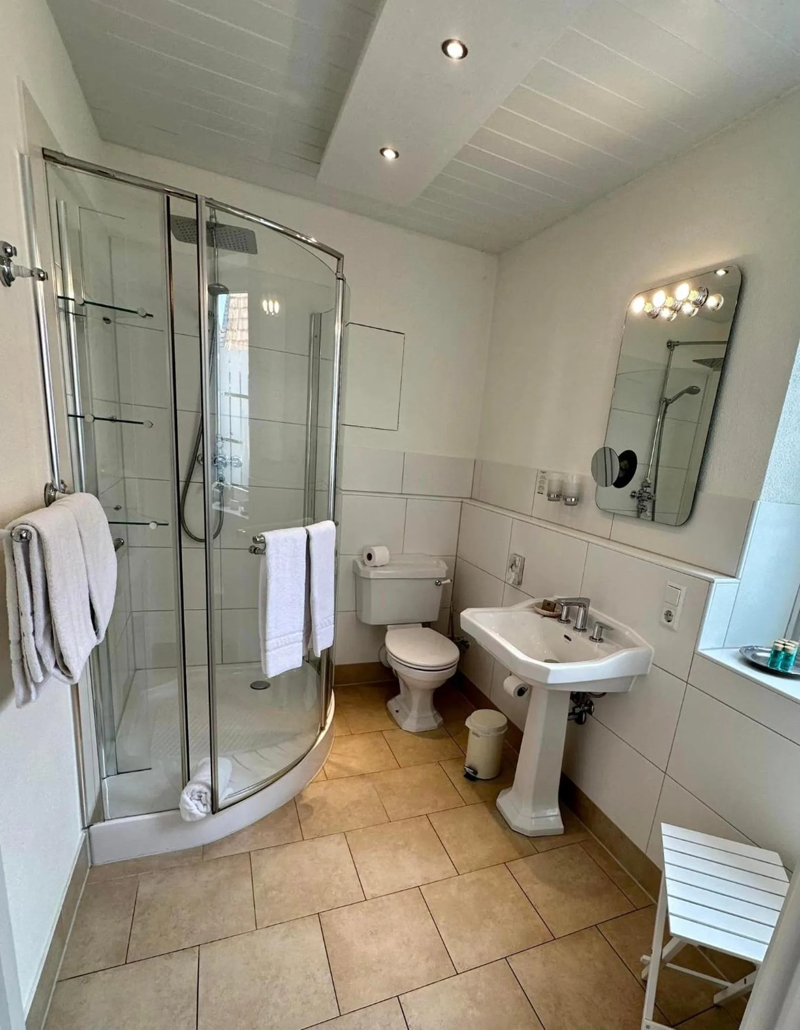 Bathroom in HEINRICHs winery bed & breakfast