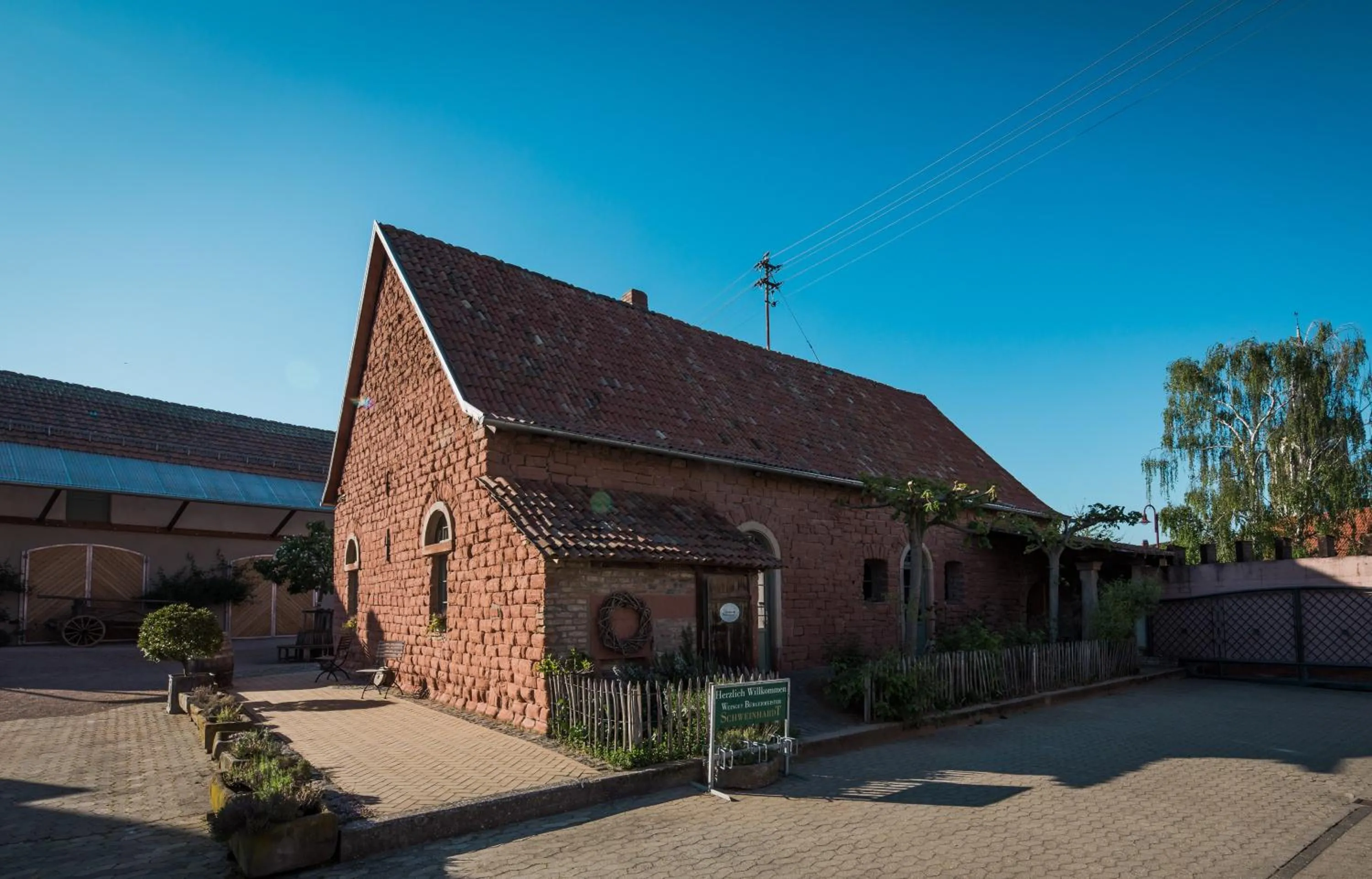Parking in HEINRICHs winery bed & breakfast