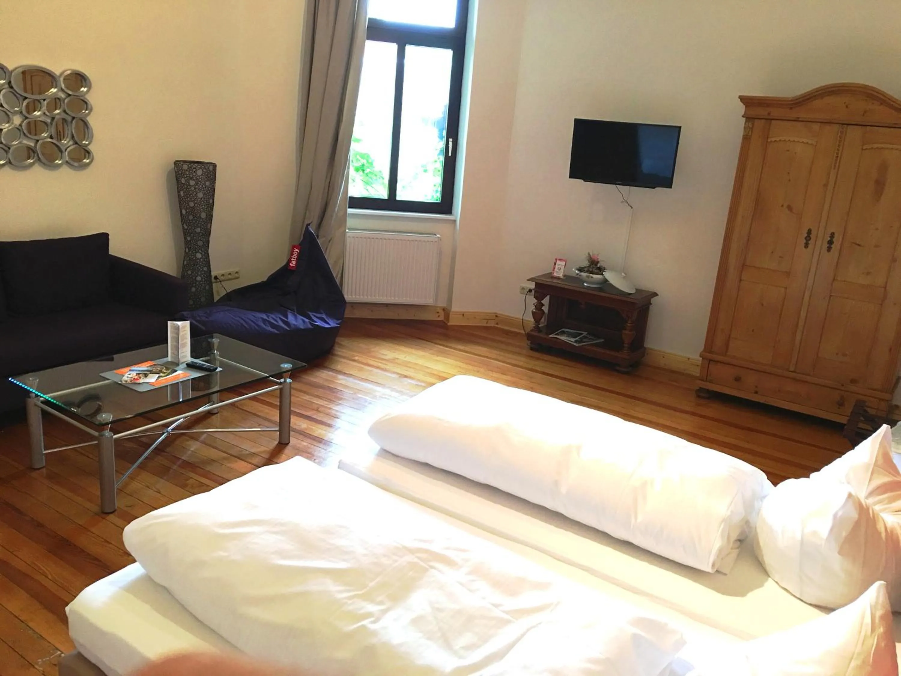 Photo of the whole room, Bed in HEINRICHs winery bed & breakfast