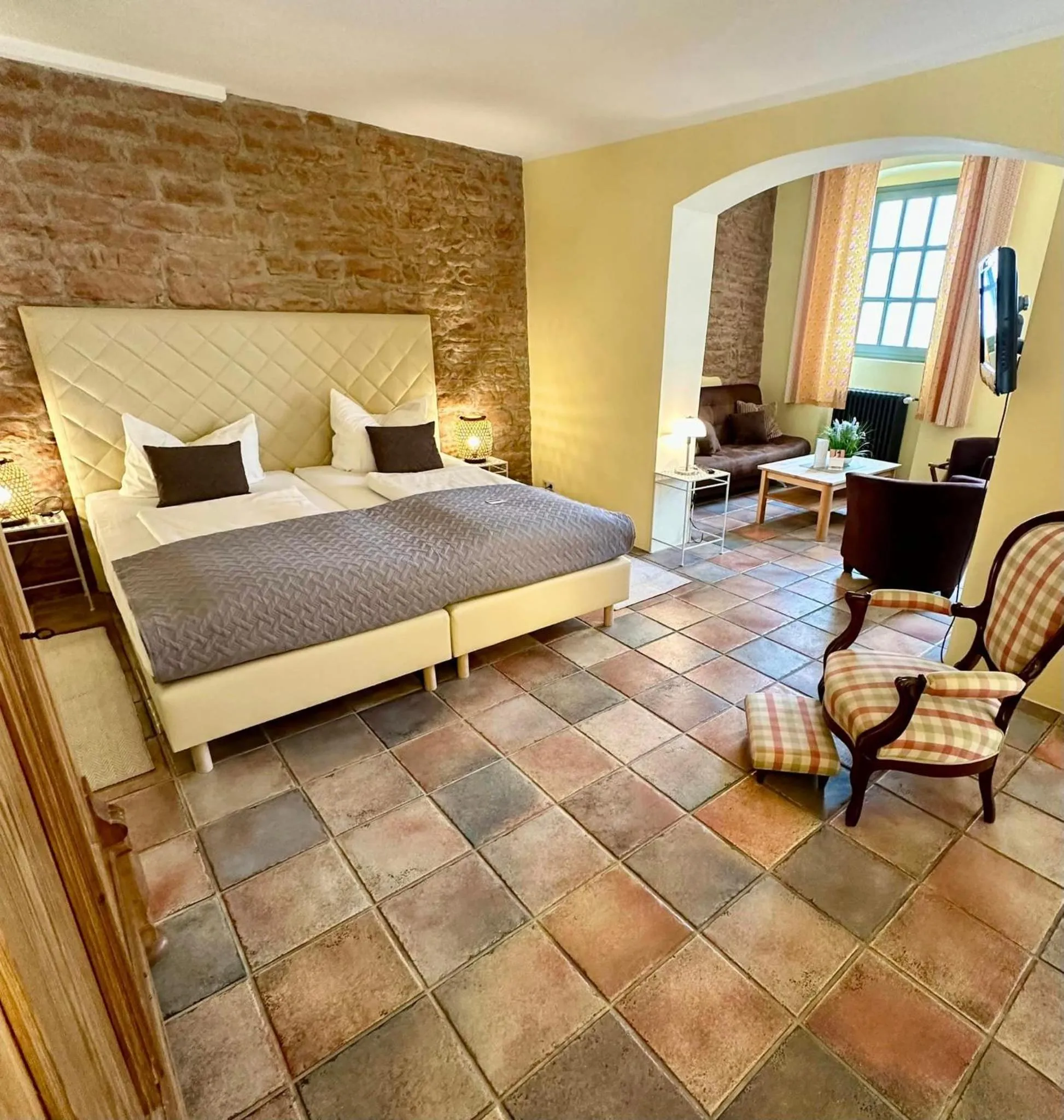 Bed in HEINRICHs winery bed & breakfast