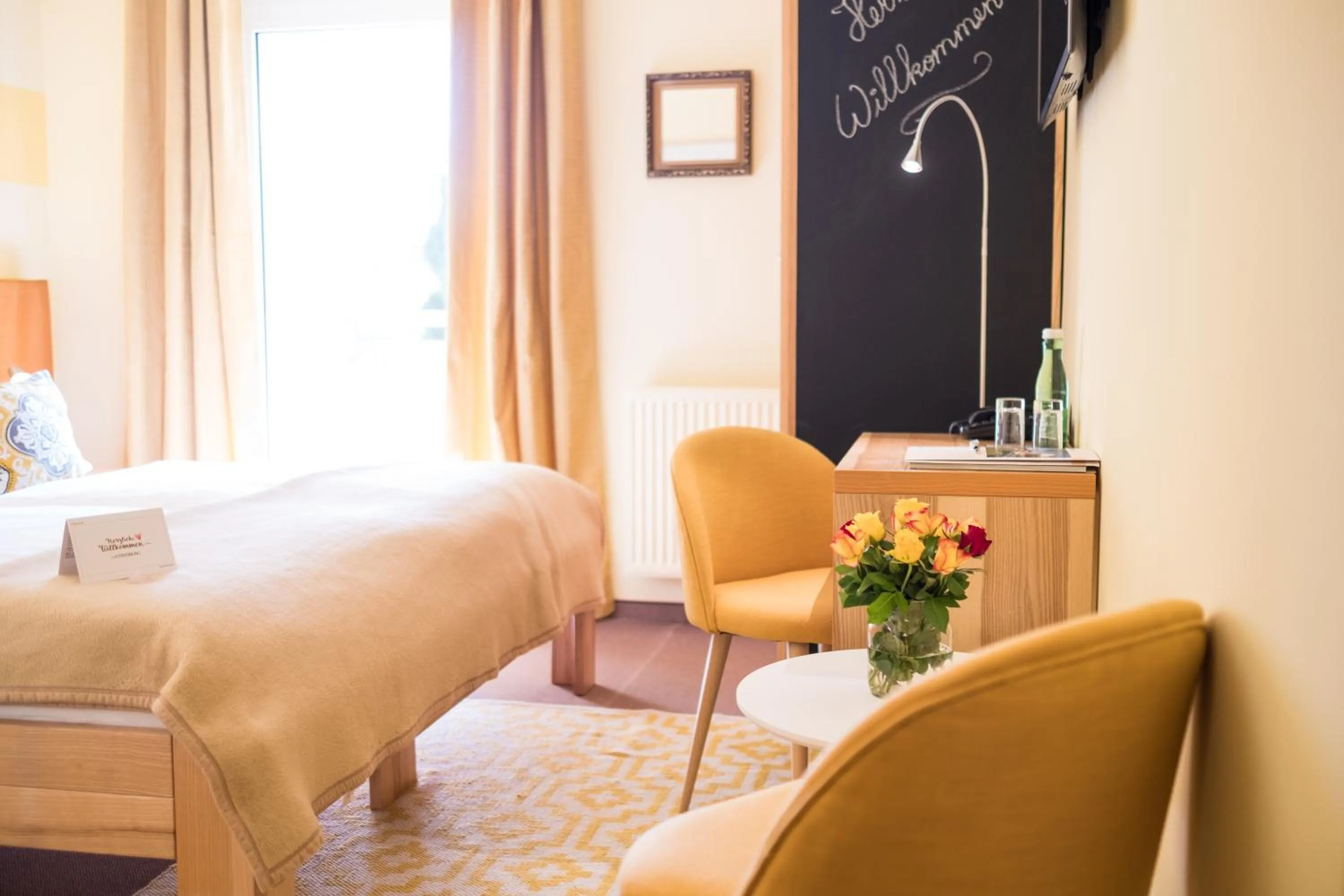 Photo of the whole room, Bed in Das Eisenberg