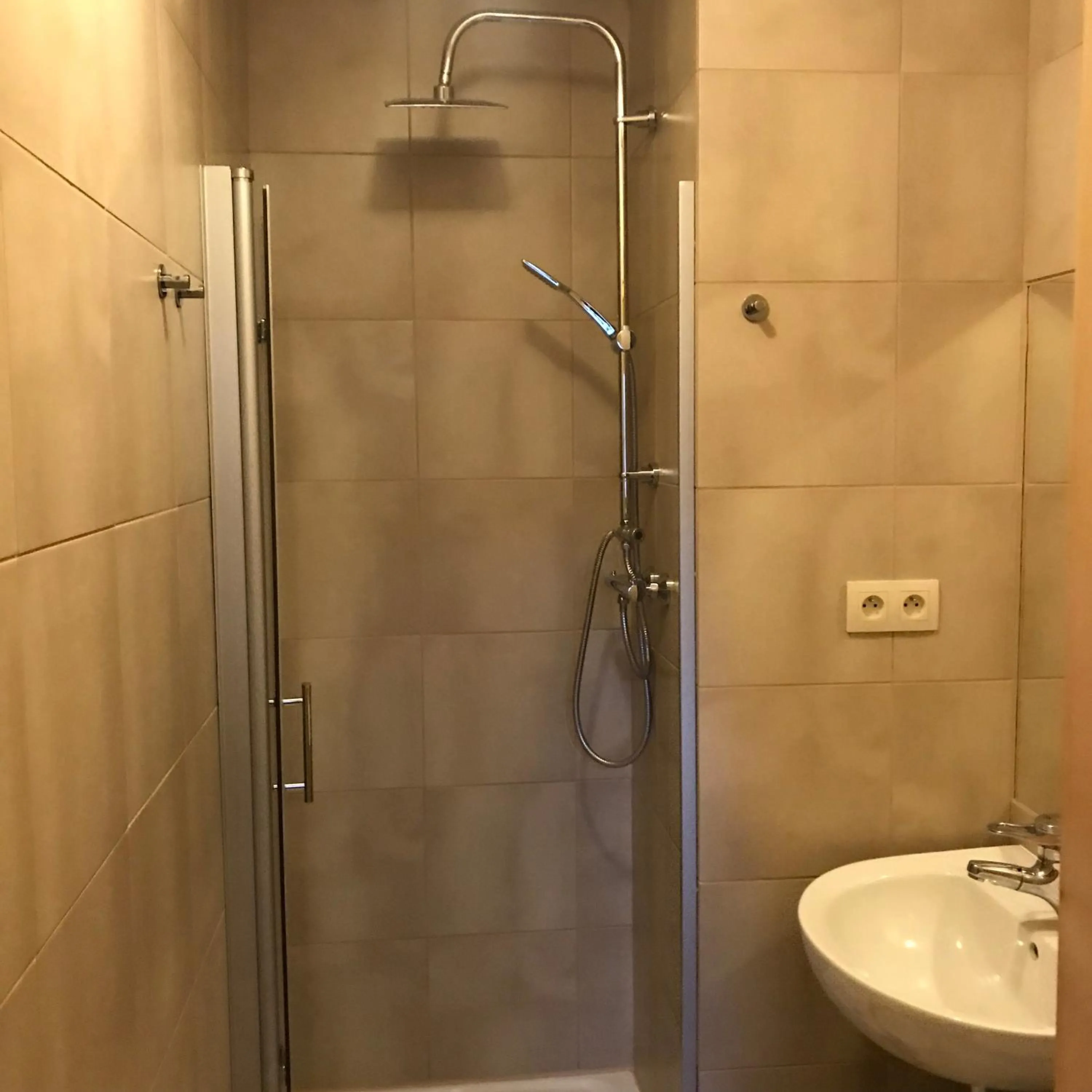 Shower in Hotel Podzamcze